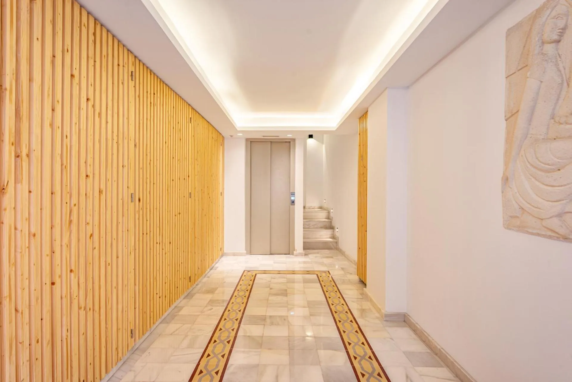 Facade/entrance in VIL5 by Be Alicante