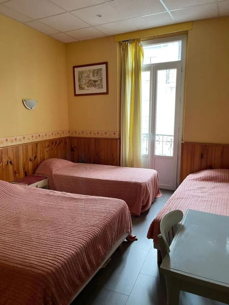 Bed in Notre Dame AUXILIATRICE