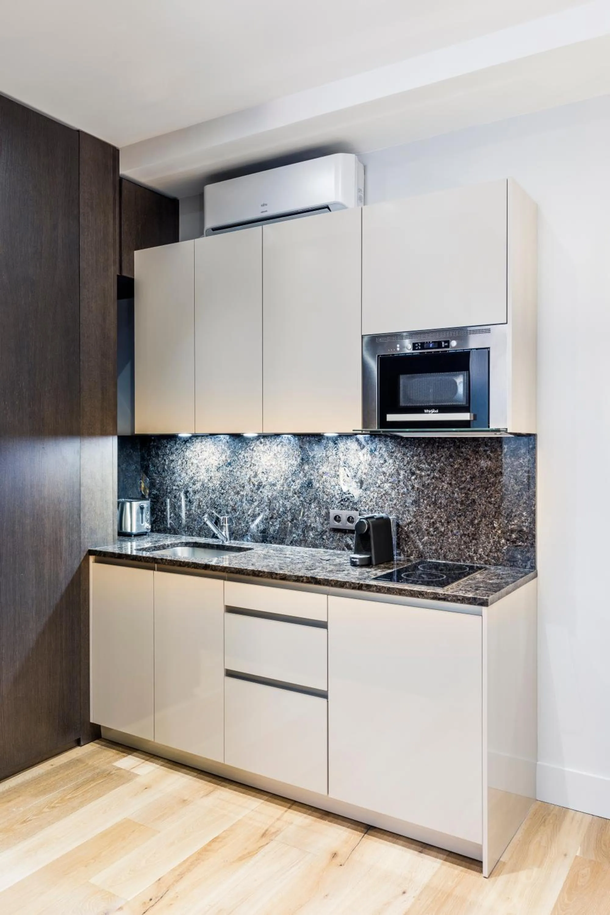 Kitchen or kitchenette in Luxury Apartment Paris Louvre II