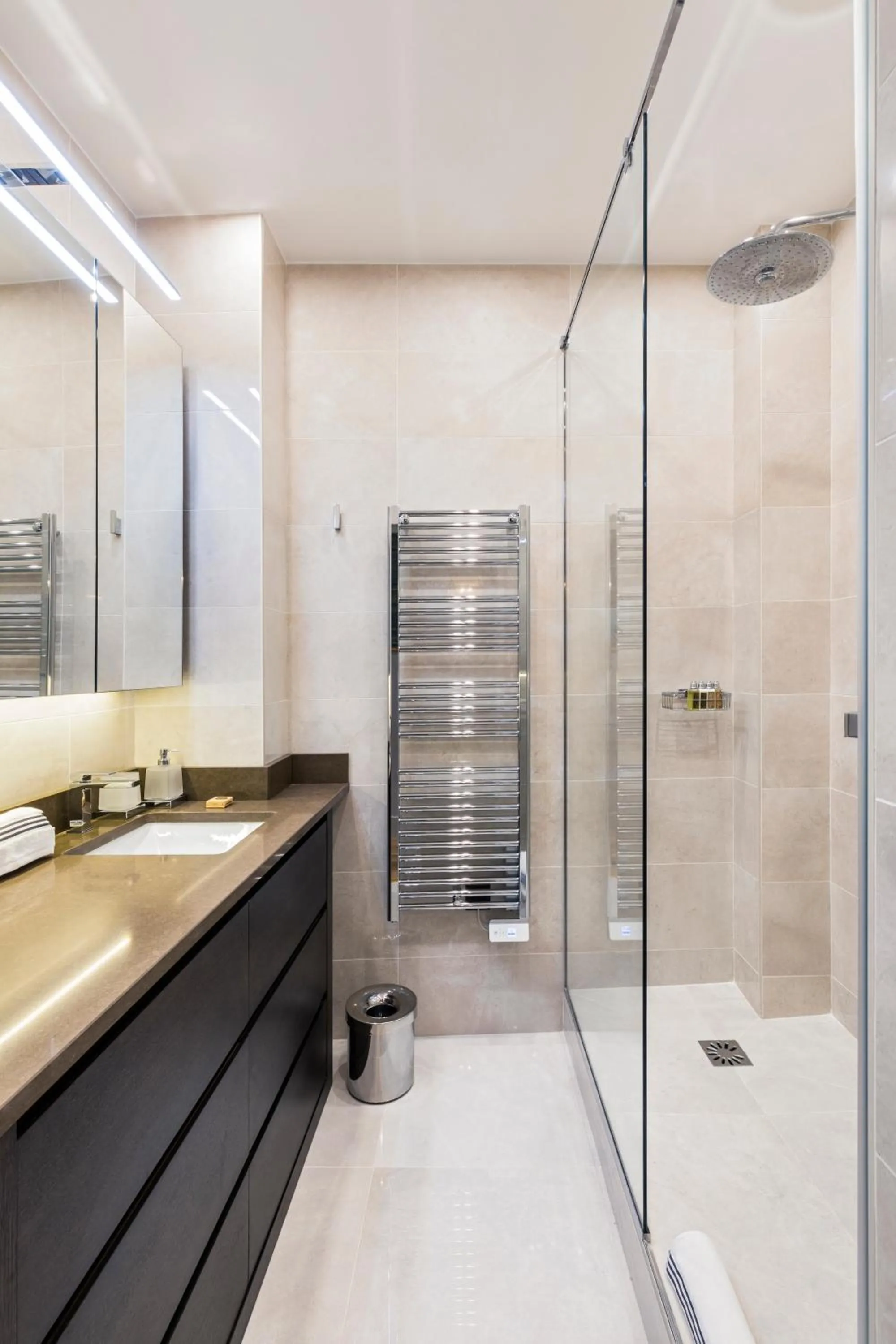 Bathroom in Luxury Apartment Paris Louvre II