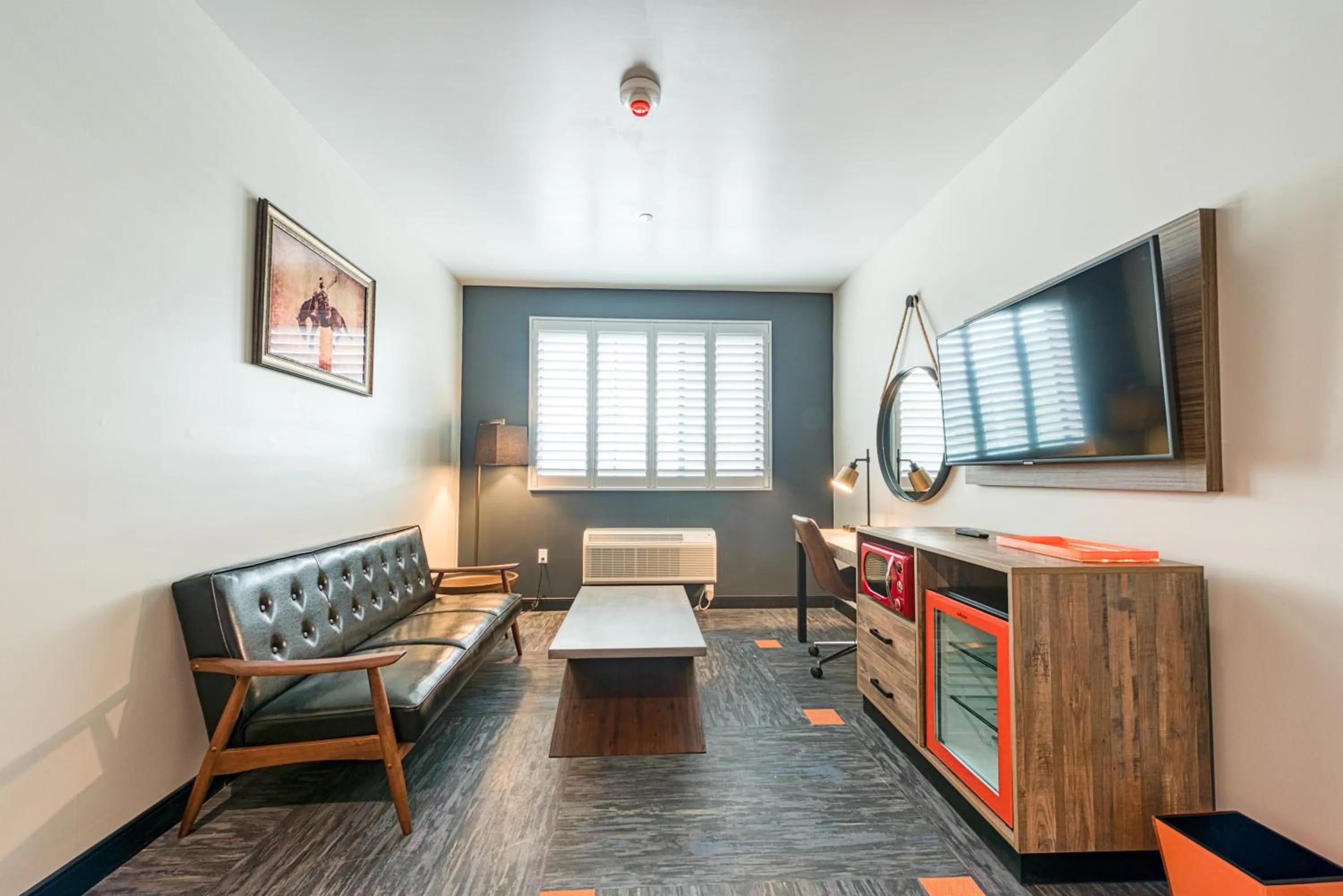 Hotel Lexen Newhall & Santa Clarita - Near Six Flags Magic Mountain