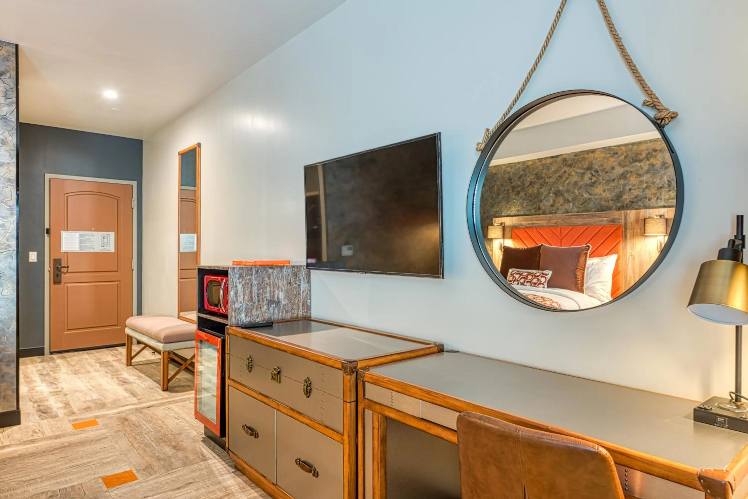 Hotel Lexen Newhall & Santa Clarita - Near Six Flags Magic Mountain