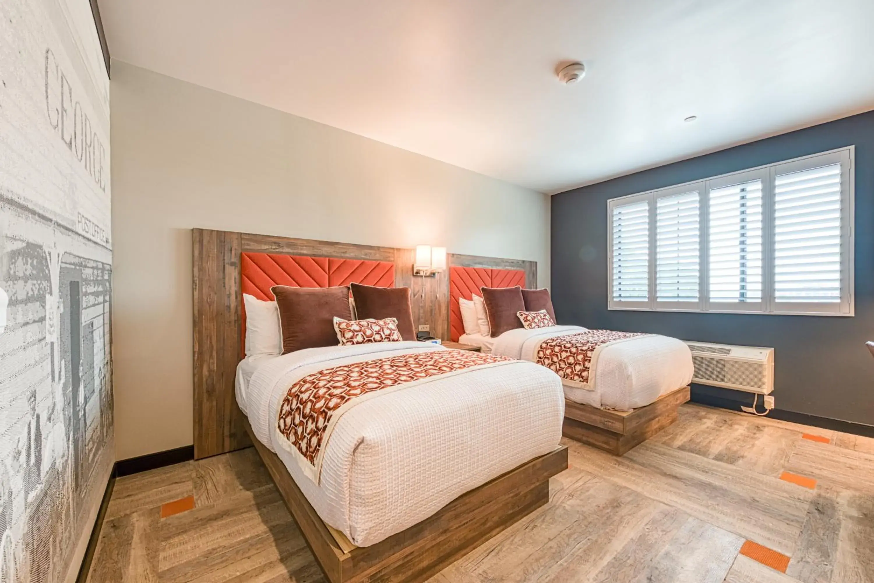 Bed in Hotel Lexen Newhall & Santa Clarita - Near Six Flags Magic Mountain Bed in Hotel Lexen Newhall & Santa Clarita - Near Six Flags Magic Mountain