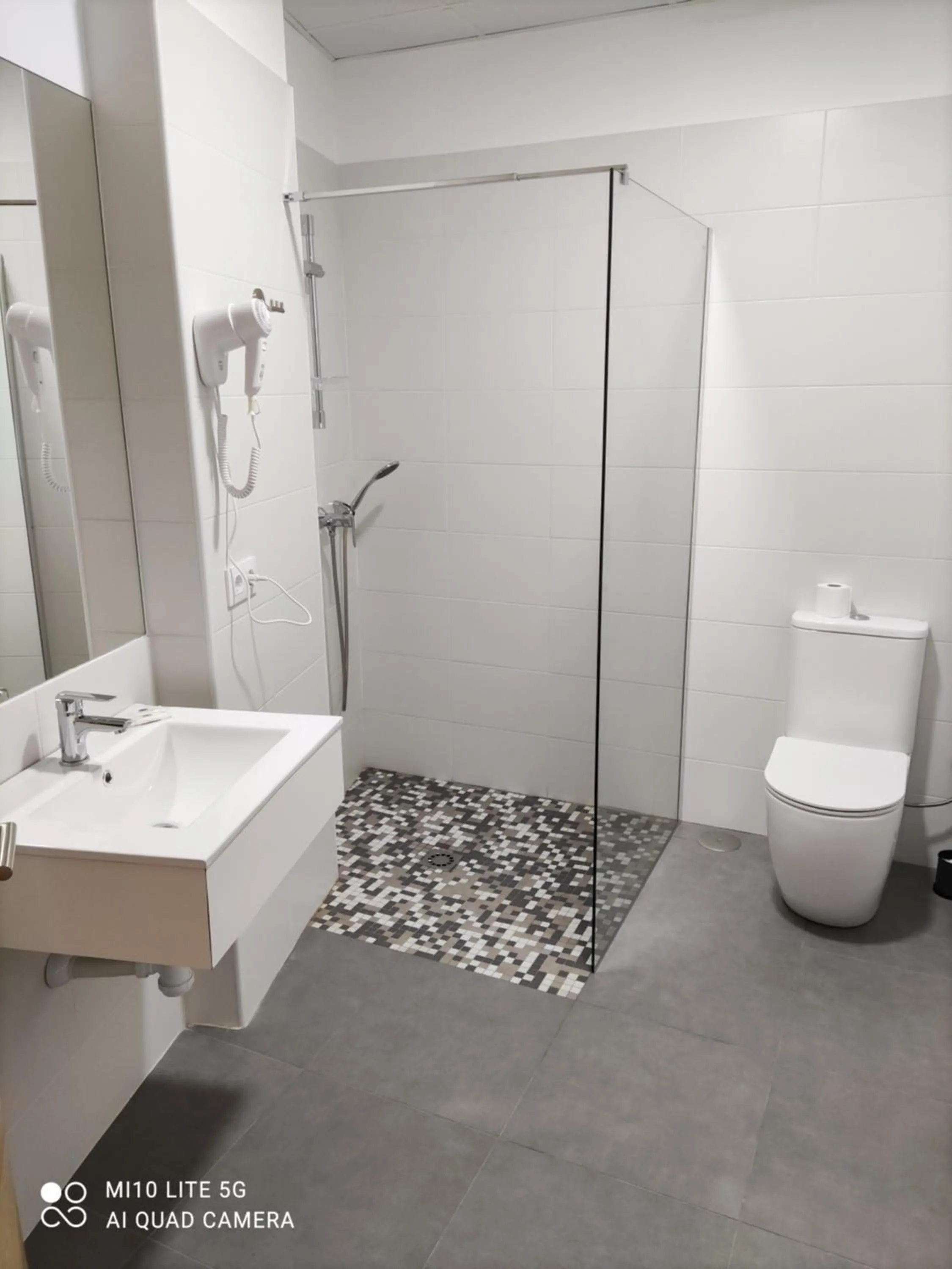 Bathroom in Albergue & Rooms Murgadán