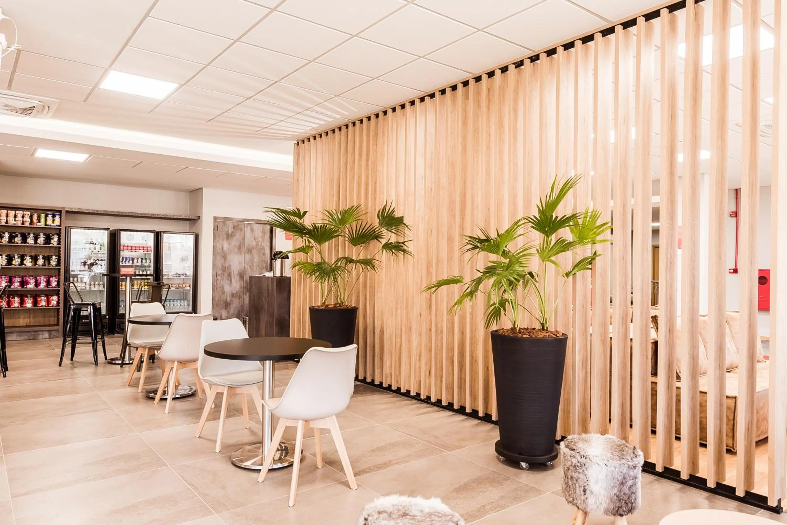 Restaurant/places to eat in Hotel 10 Balsas