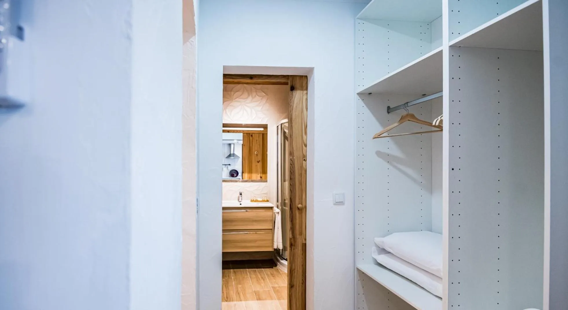 Bathroom, Bed in Olívale - Turismo Rural