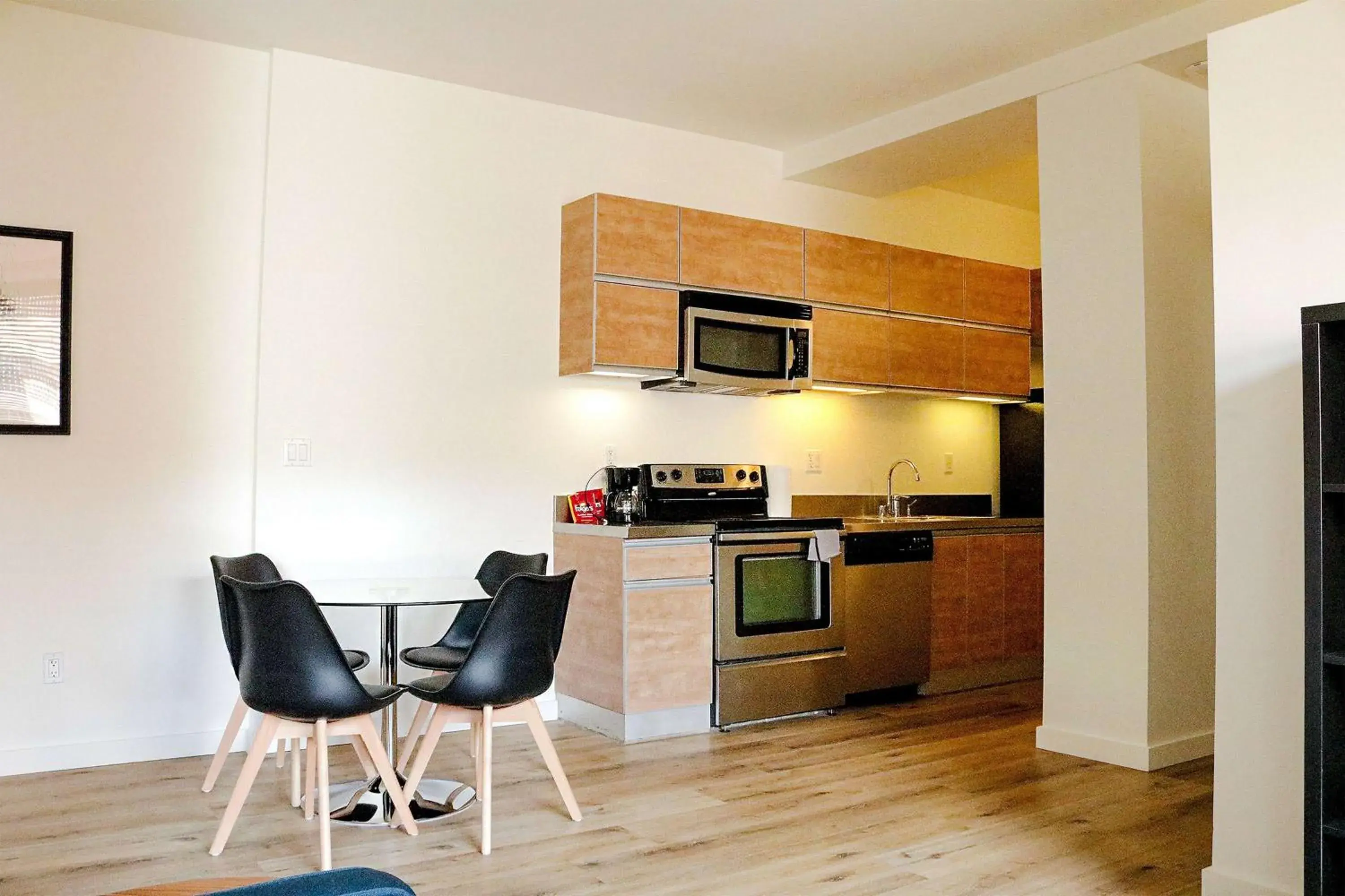 Photo of the whole room in The Haas, Trademark Collection by Wyndham Photo of the whole room in The Haas, Trademark Collection by Wyndham