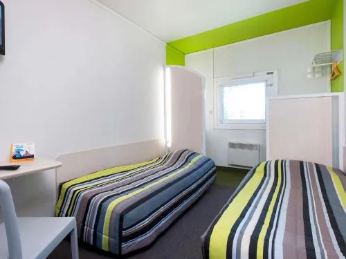 Bedroom, Bed in Hotel F1 Vesoul - En cours de rénovation