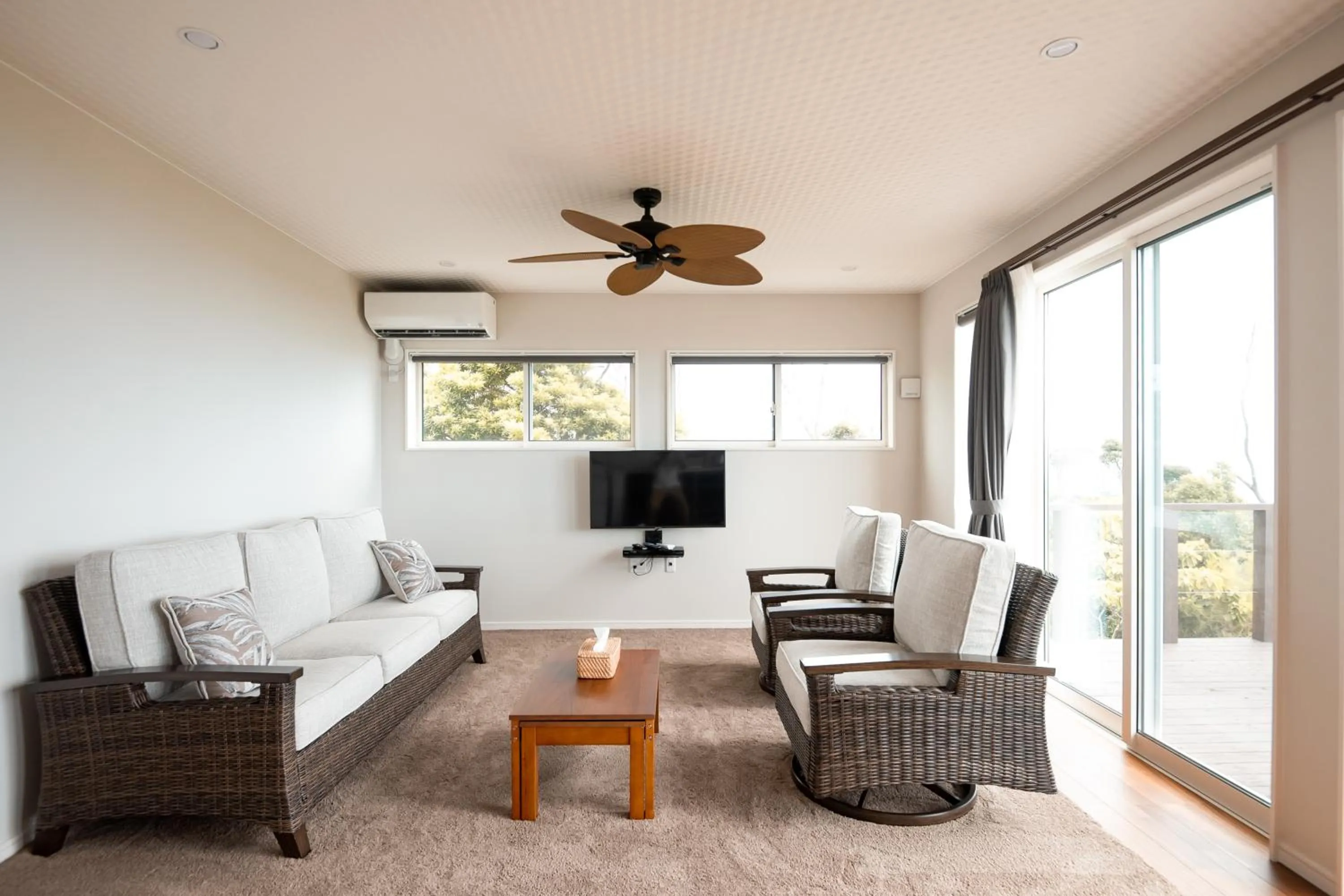 Living room in MAKAI green