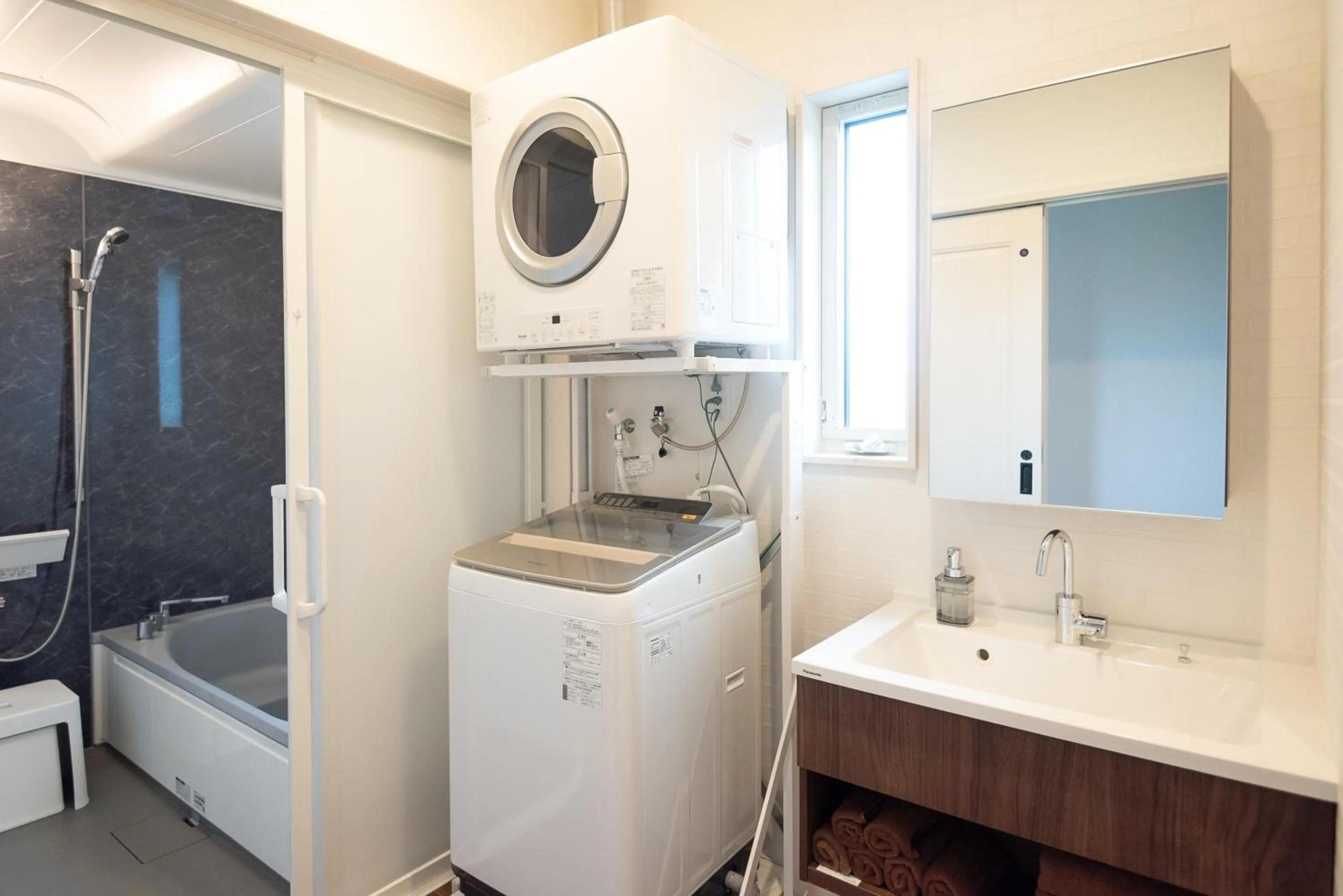 Bathroom in MAKAI green