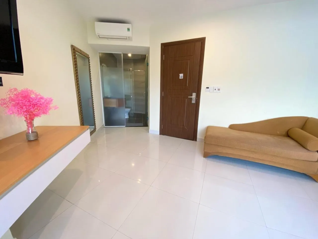 Shower in Conson Hotel