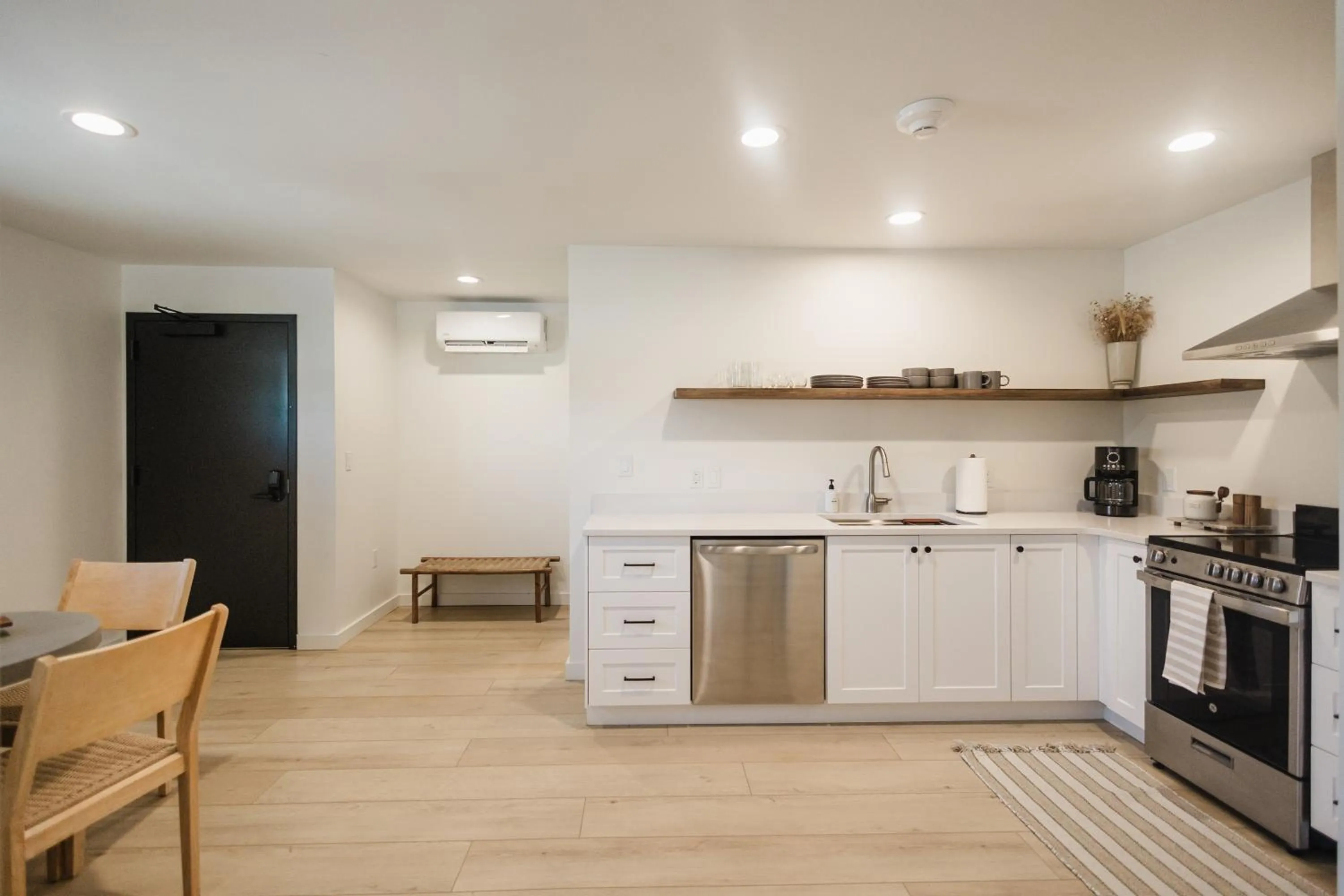 Kitchen or kitchenette in Wonderstone at Glacier