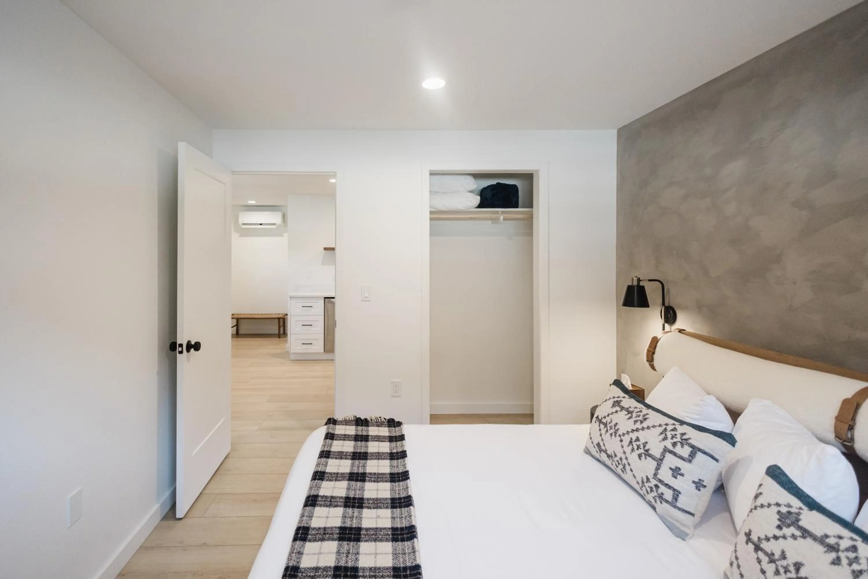 Bedroom, Bed in Wonderstone at Glacier