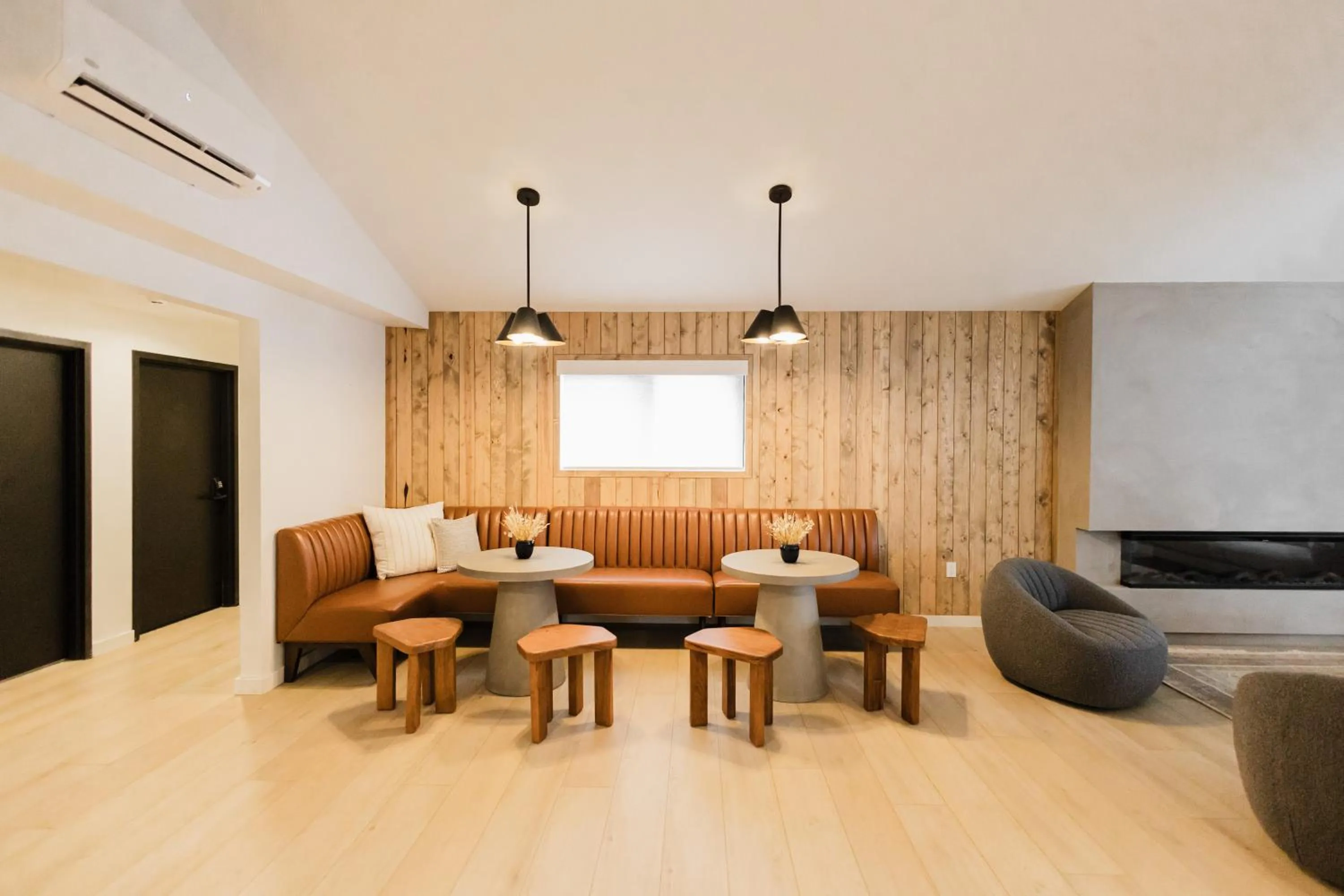 Seating area in Wonderstone at Glacier