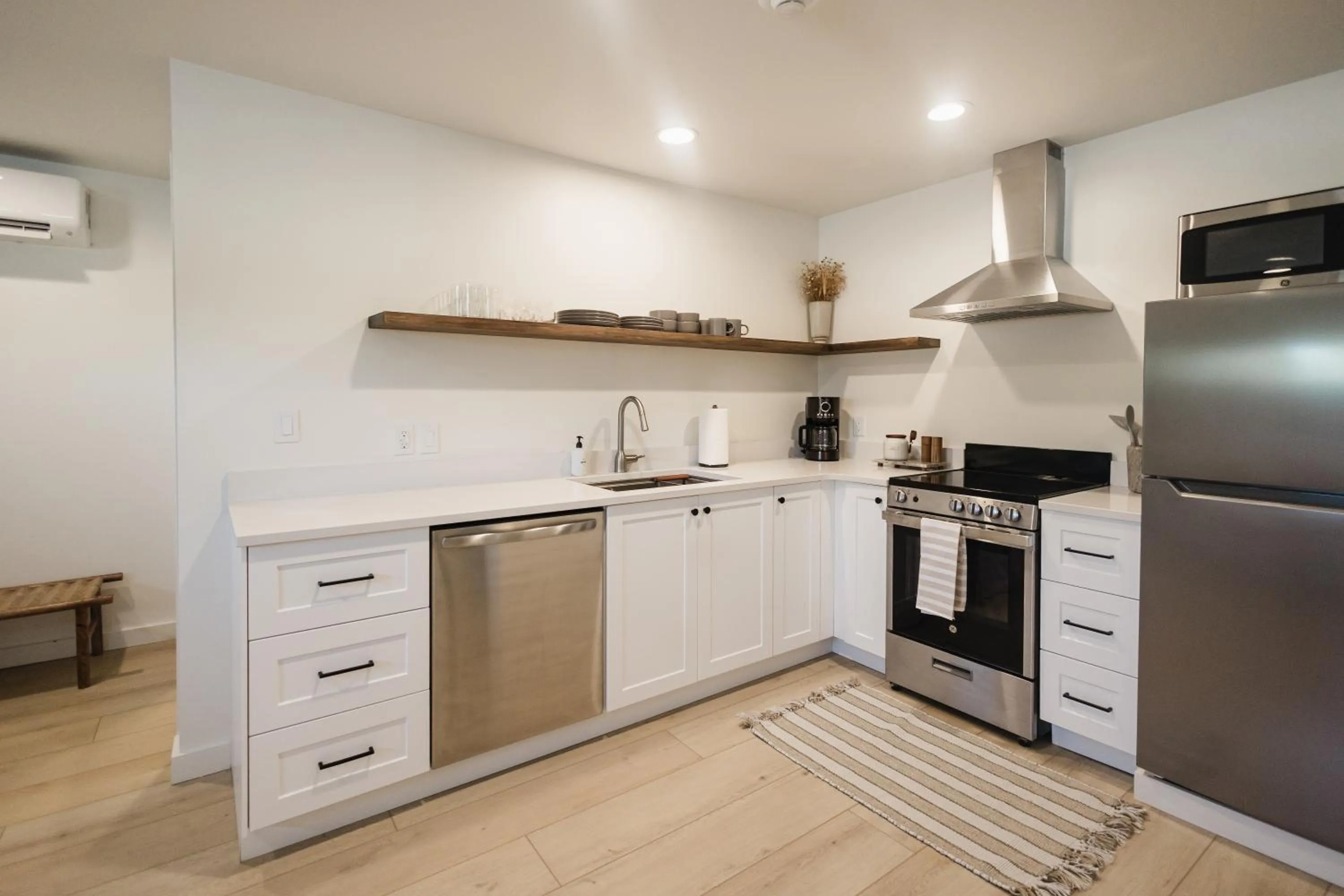 Kitchen or kitchenette in Wonderstone at Glacier