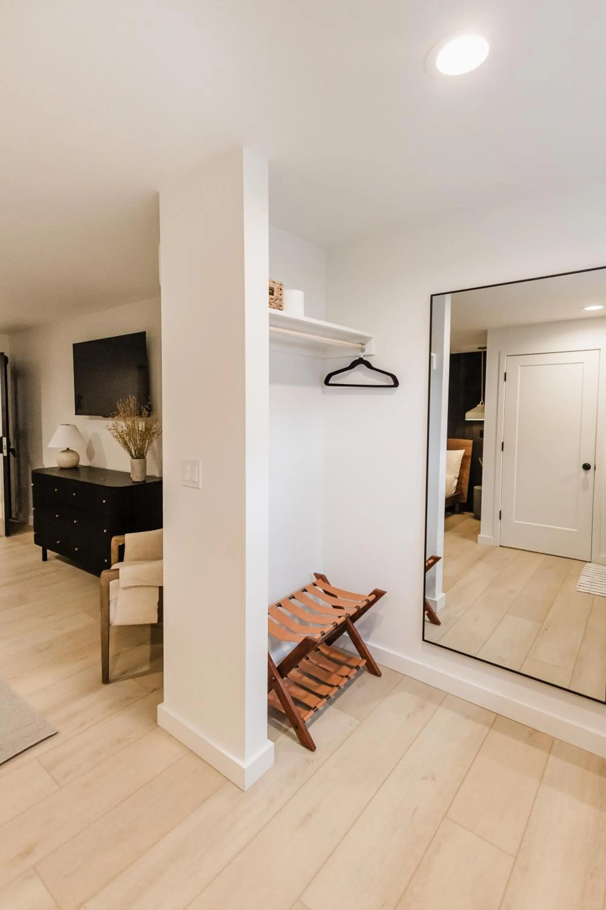 wardrobe, Bed in Wonderstone at Glacier