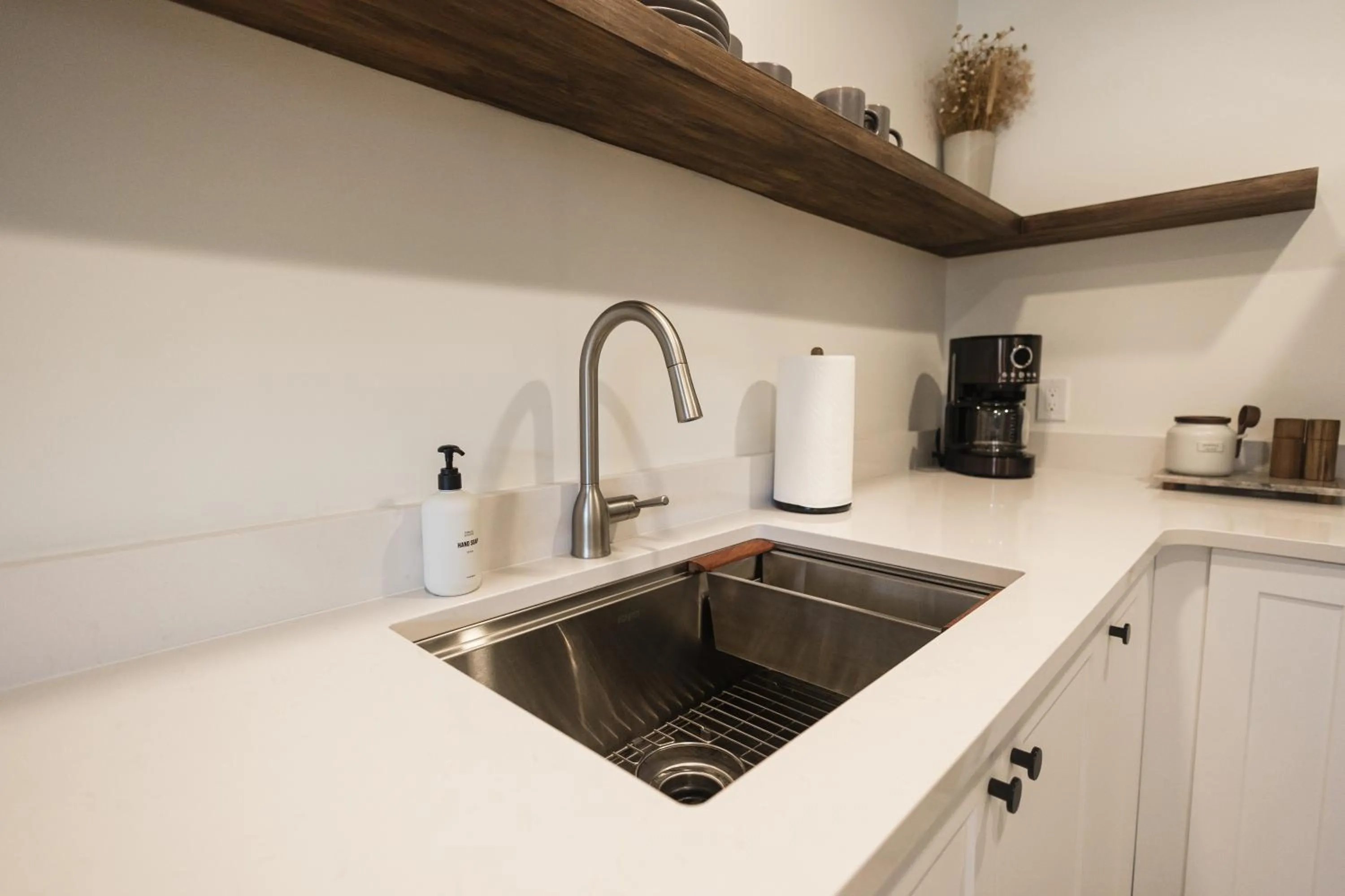 Kitchen or kitchenette in Wonderstone at Glacier