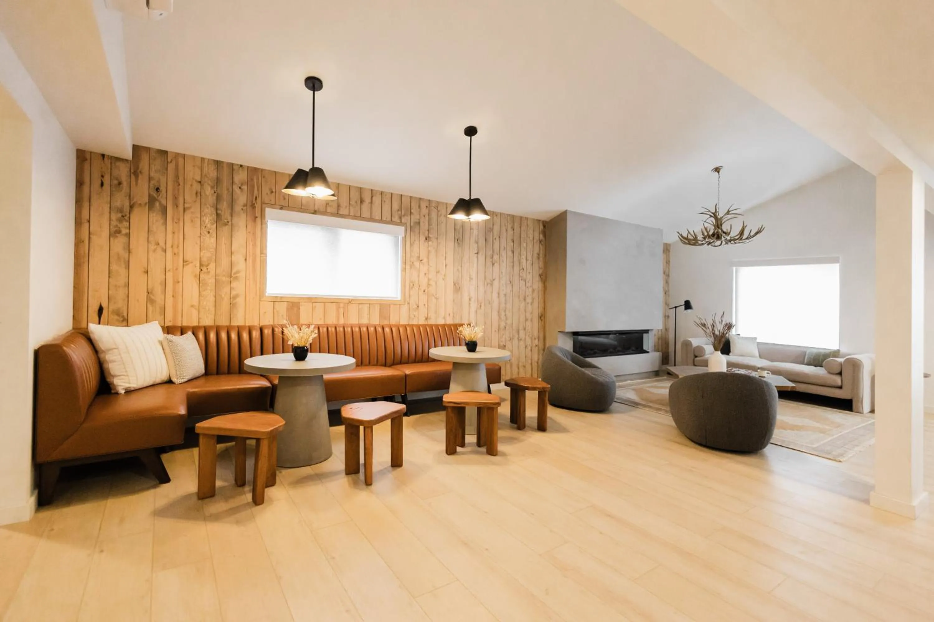 Seating area in Wonderstone at Glacier