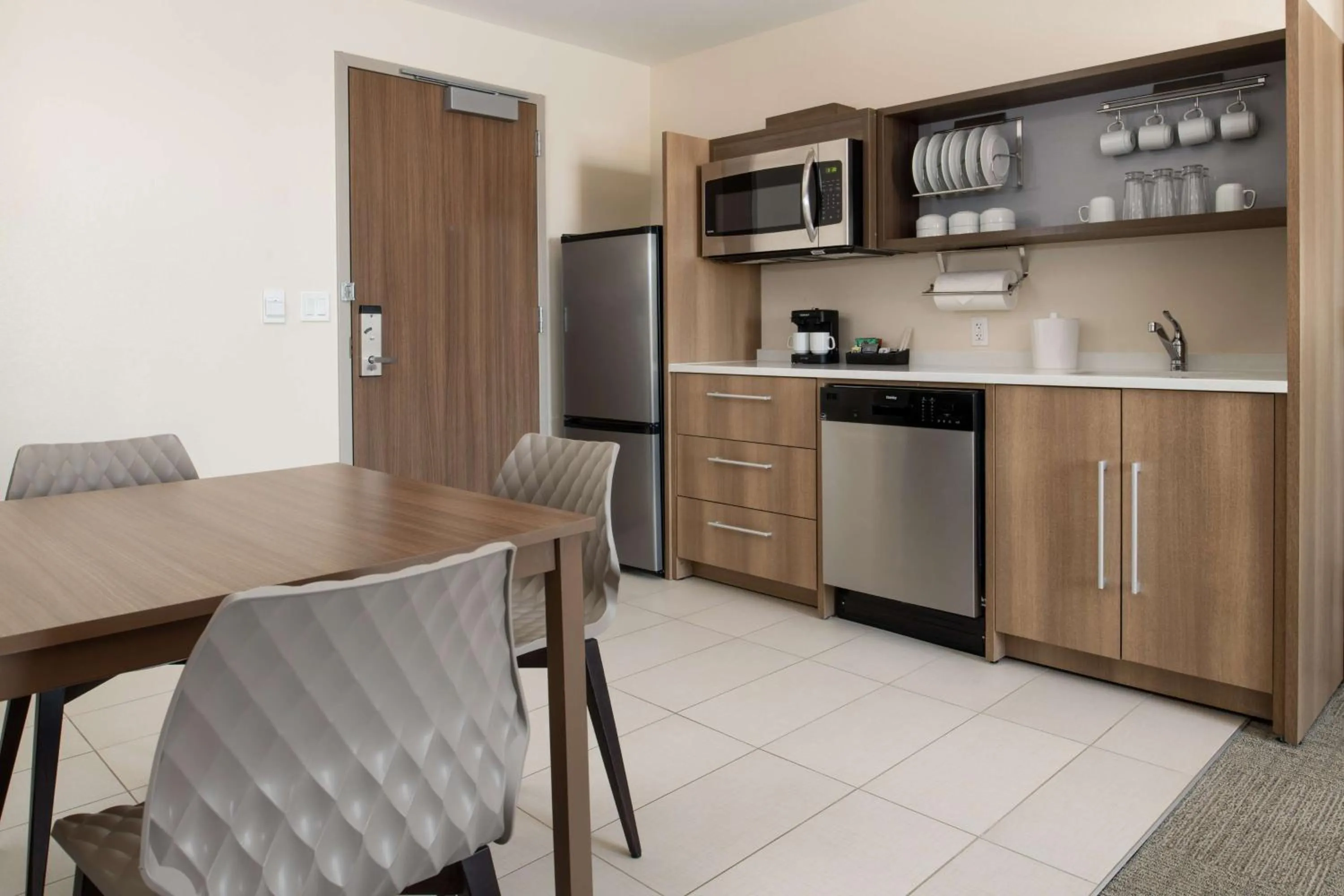 Kitchen or kitchenette in Home2 Suites By Hilton Boise Downtown