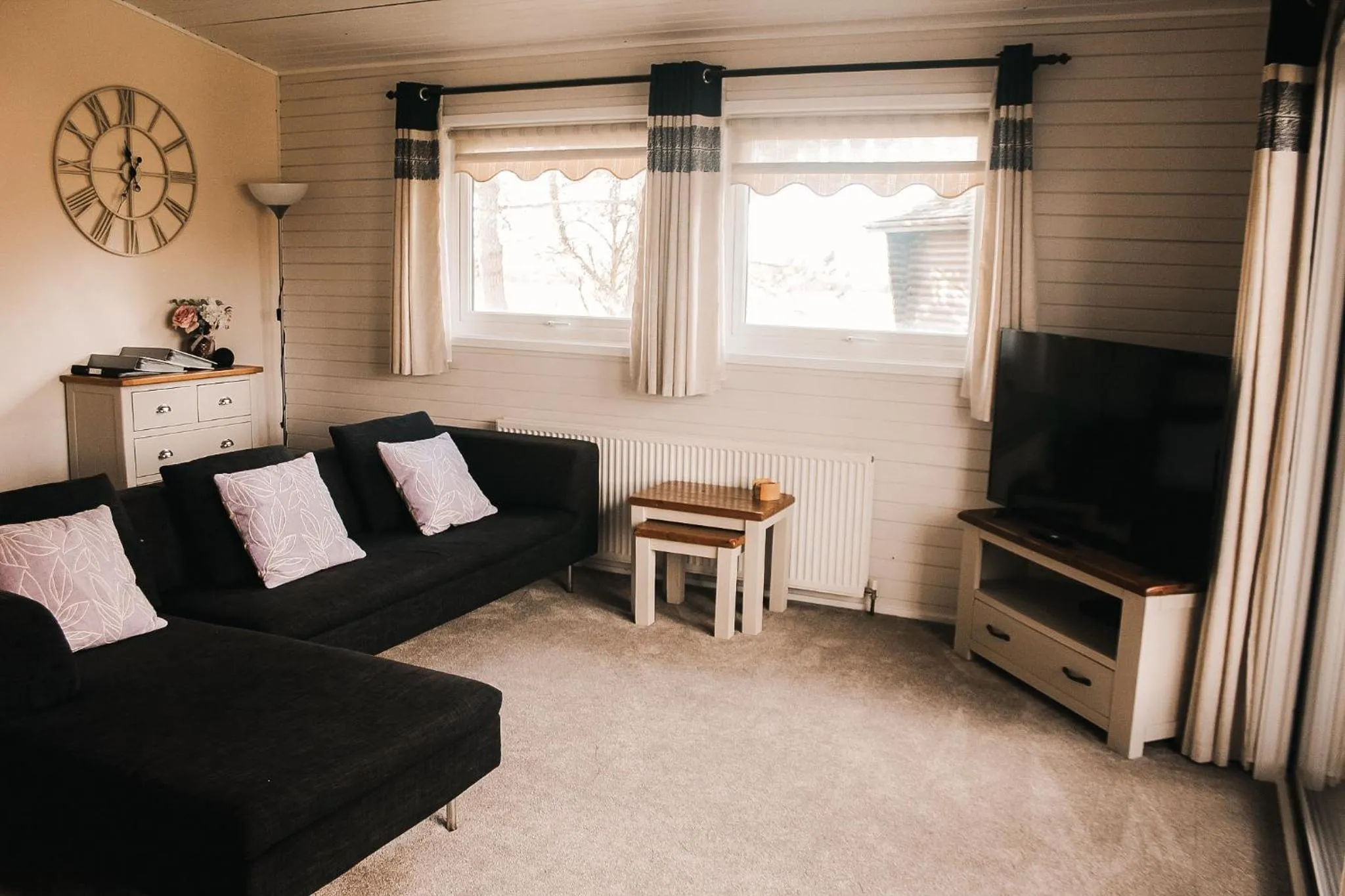 Living room in Keer Side Lodge, Luxury lodge with private hot tub at Pine Lake Resort