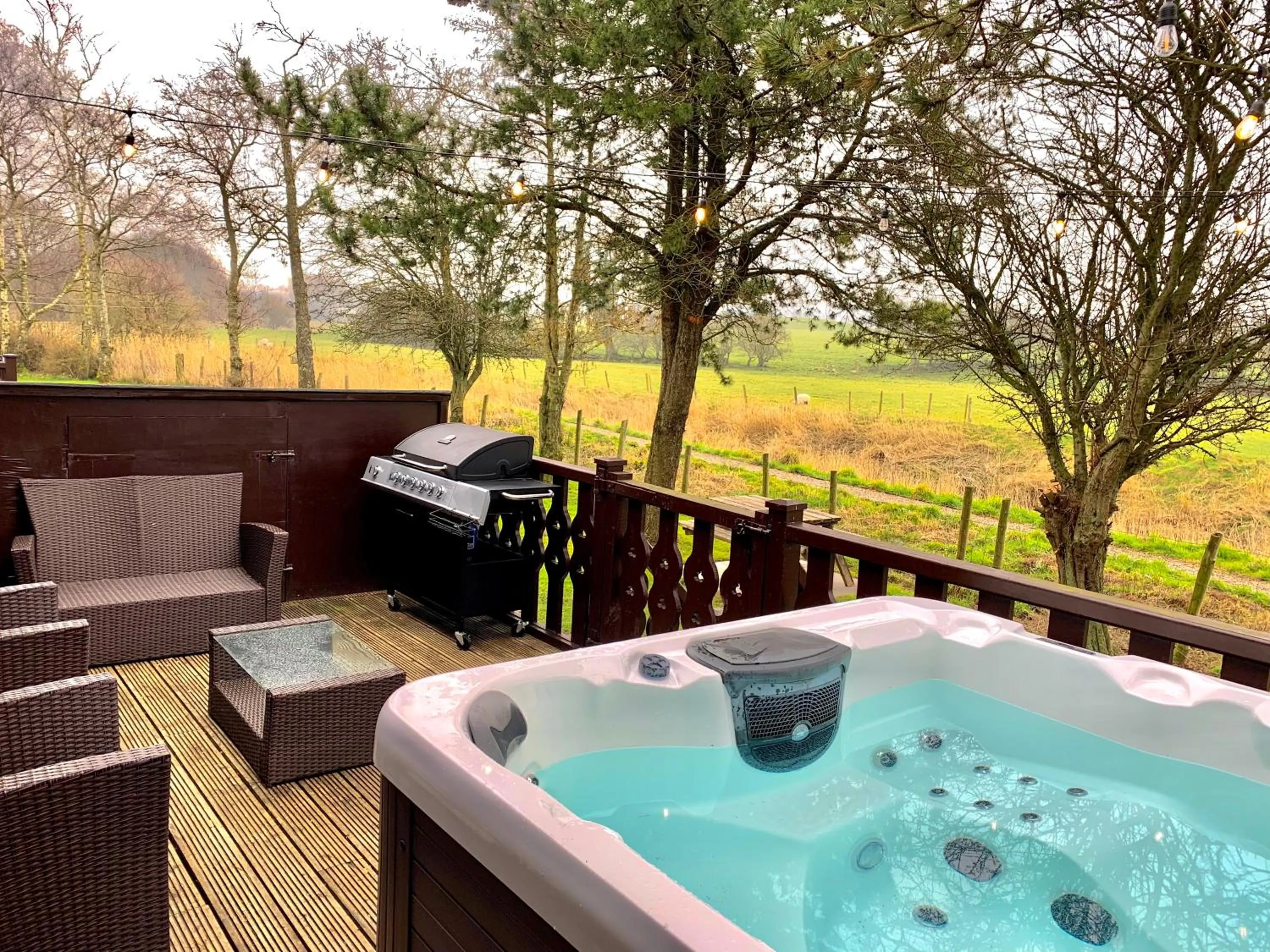 Property building in Keer Side Lodge, Luxury lodge with private hot tub at Pine Lake Resort