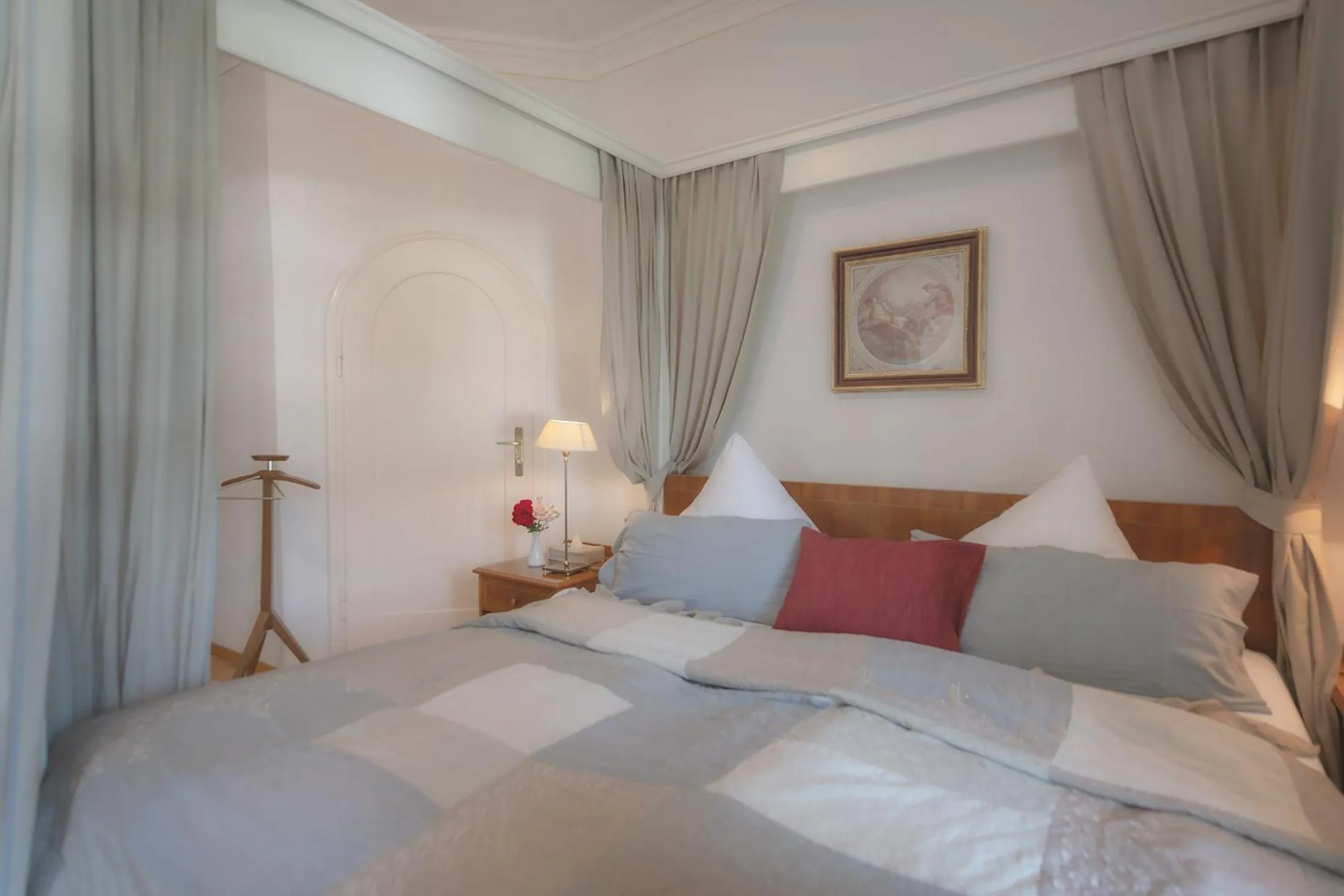 Bed in Biohotel Schlossgut Oberambach