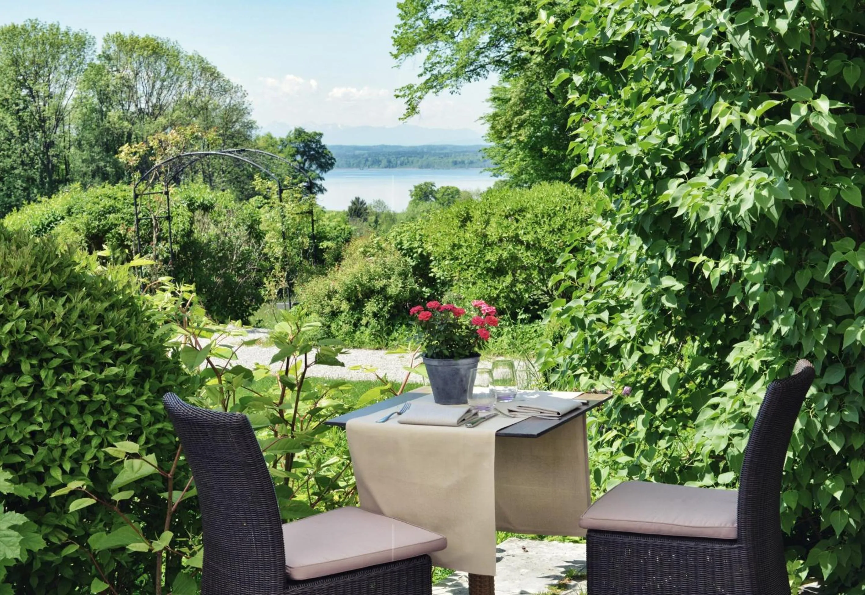 Garden in Biohotel Schlossgut Oberambach