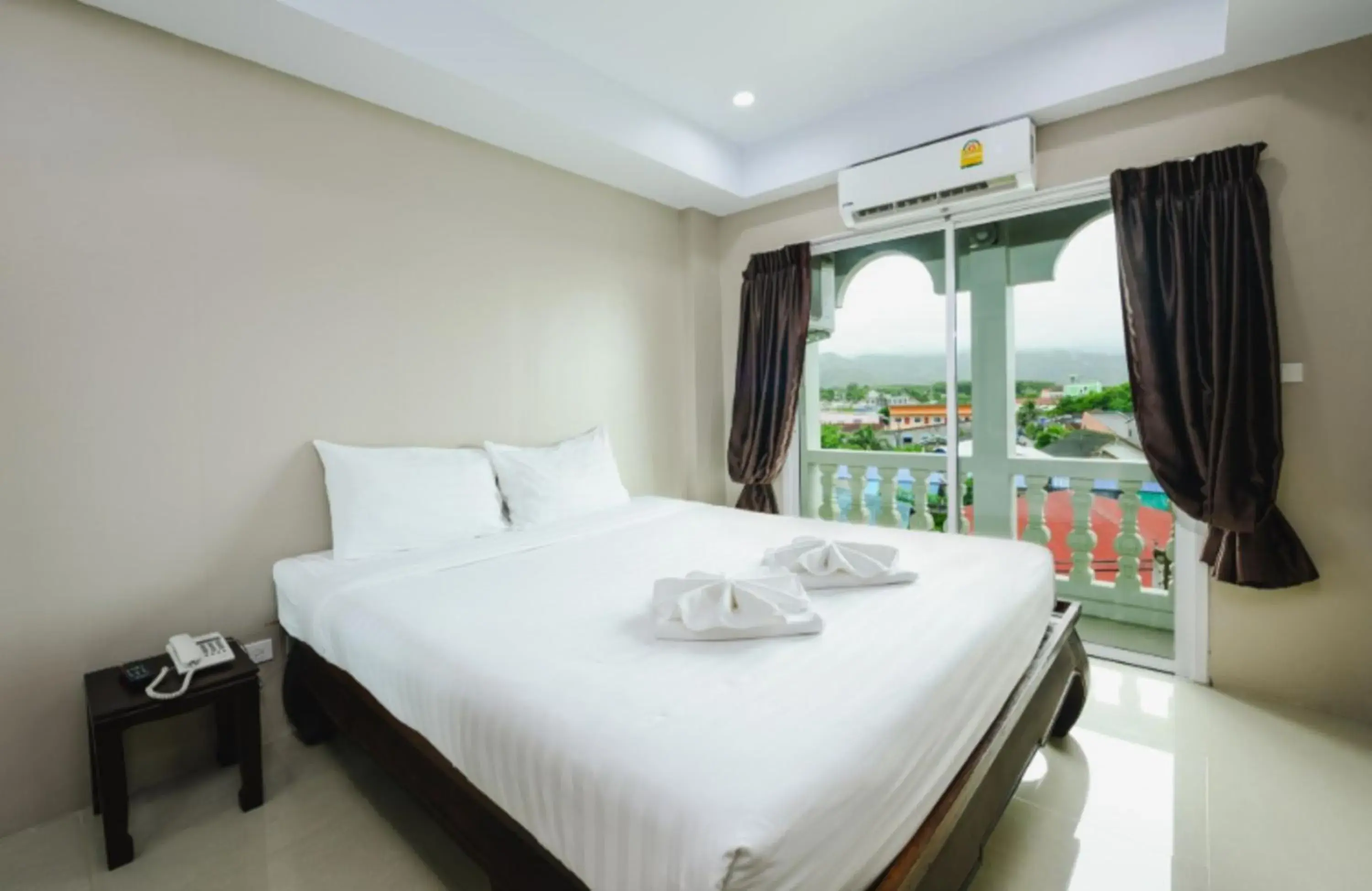 Photo of the whole room, Bed in Tyler Cherngtalay Photo of the whole room, Bed in Tyler Cherngtalay