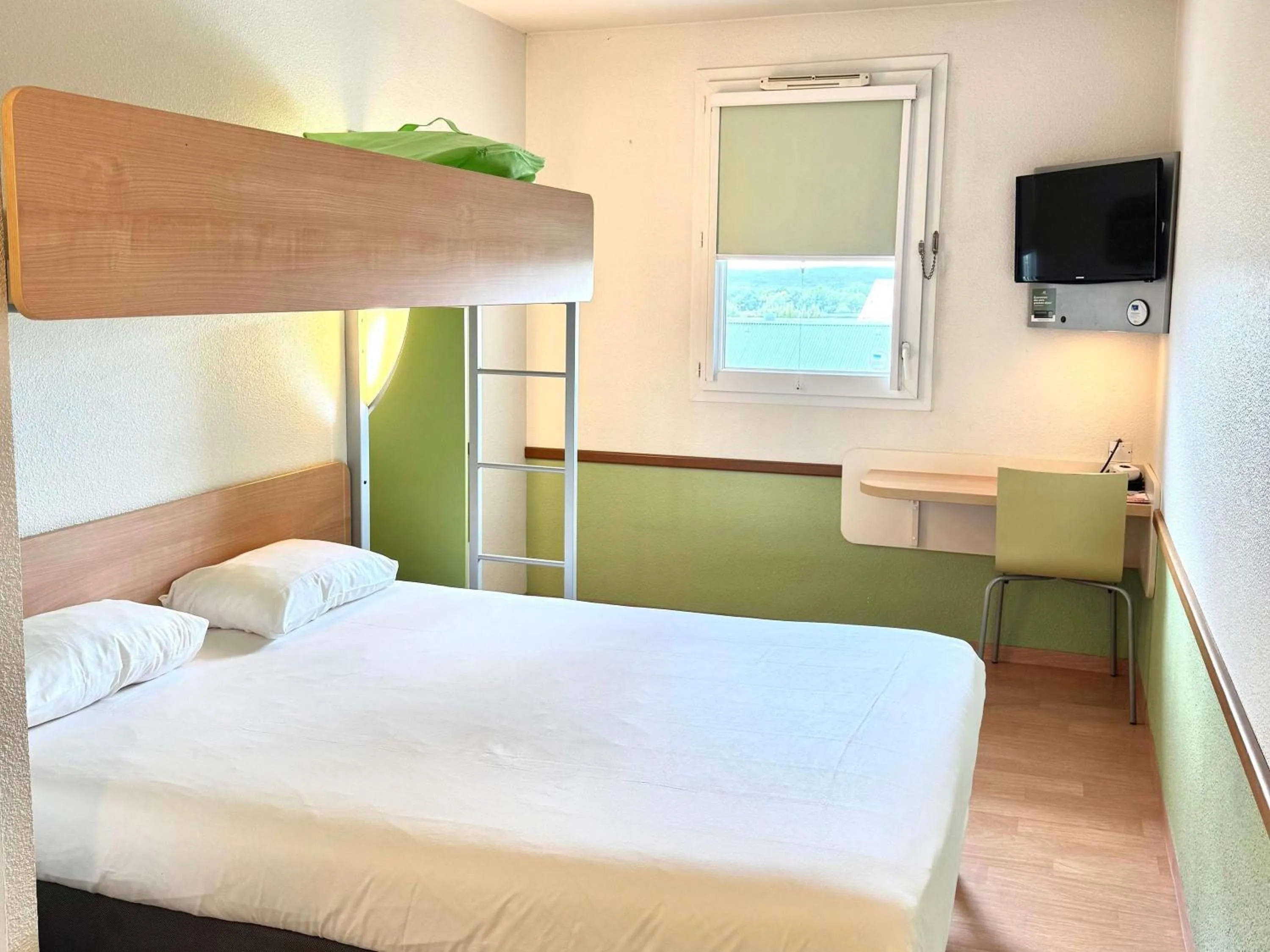Bedroom, Bed in Hotel Ibis Budget Cosne Sur Loire