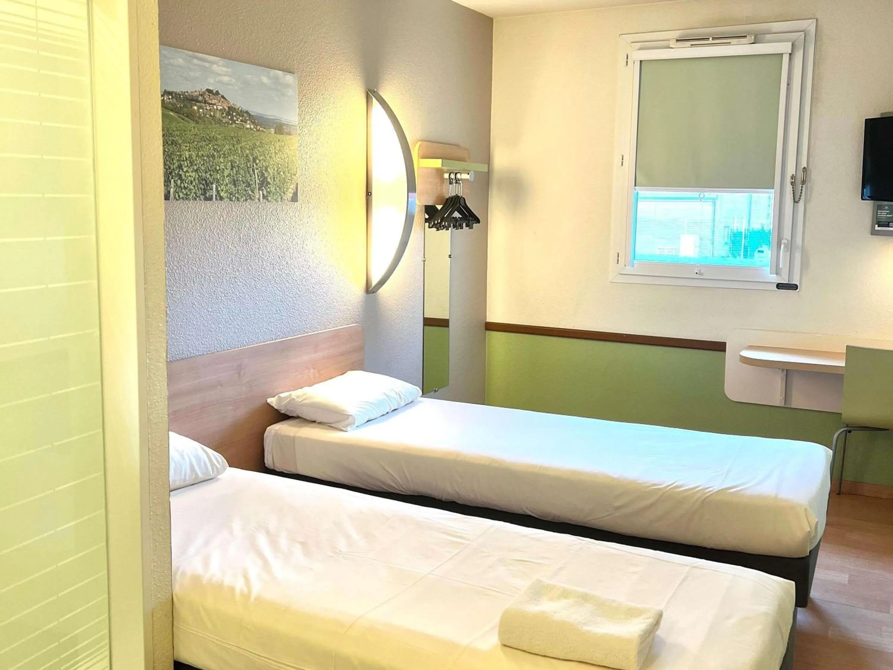 Bedroom, Bed in Hotel Ibis Budget Cosne Sur Loire