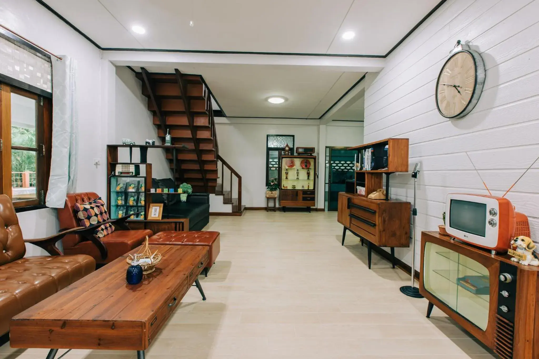 Living room in Banya BnB ที่พักบ้านย่าบีแอนด์บี เมืองประจวบฯ Living room in Banya BnB ที่พักบ้านย่าบีแอนด์บี เมืองประจวบฯ