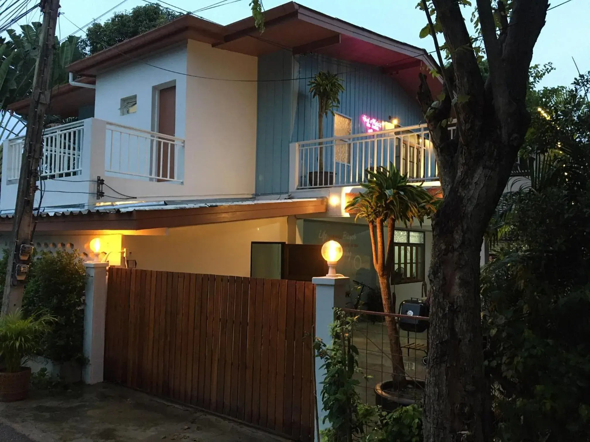 Property building in Banya BnB ที่พักบ้านย่าบีแอนด์บี เมืองประจวบฯ Property building in Banya BnB ที่พักบ้านย่าบีแอนด์บี เมืองประจวบฯ
