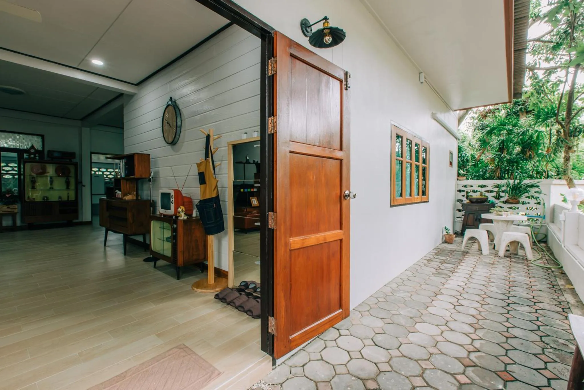 Facade/entrance in Banya BnB ที่พักบ้านย่าบีแอนด์บี เมืองประจวบฯ
