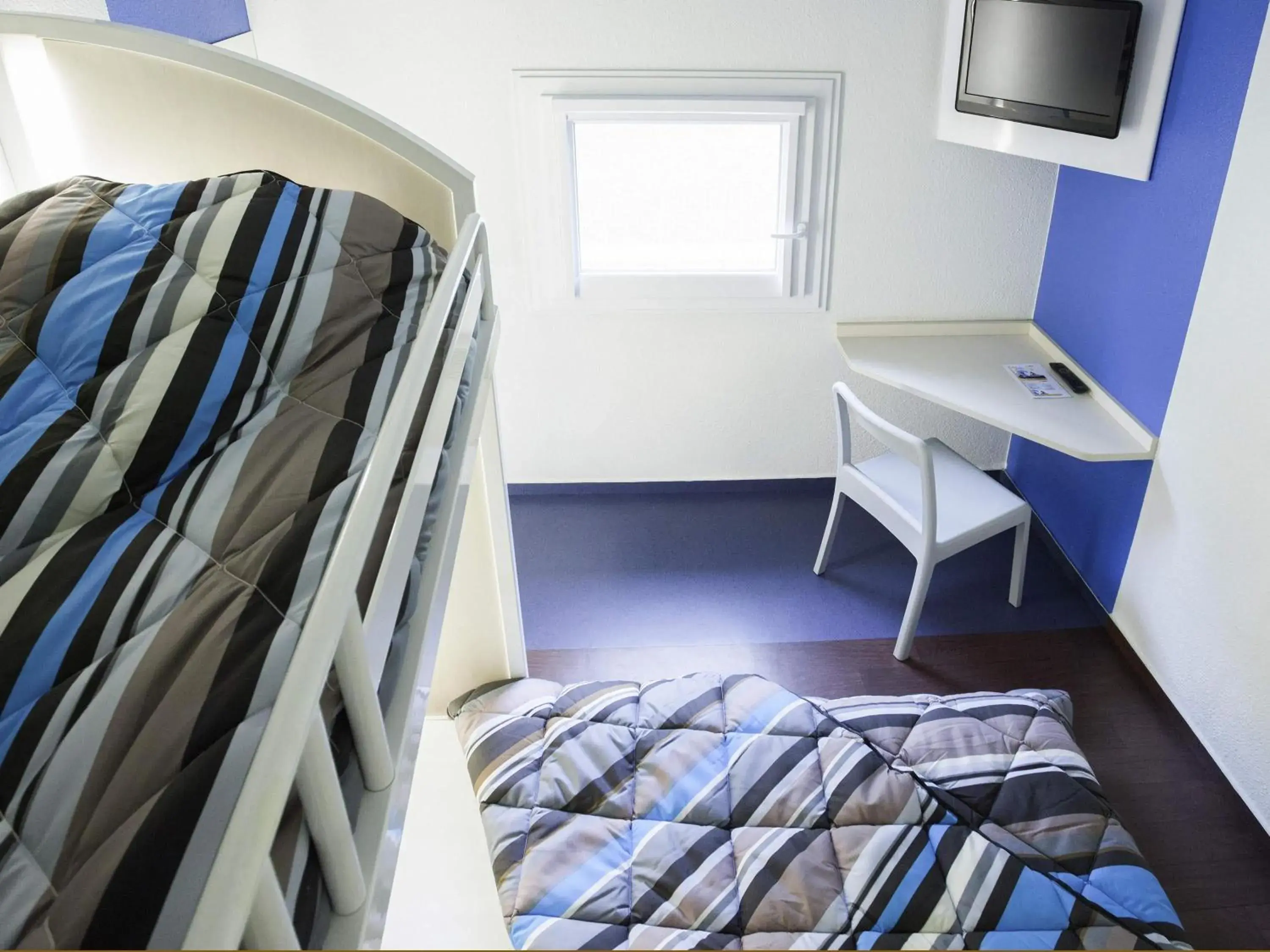 Bedroom, Bed in hotelF1 Lorient Bedroom, Bed in hotelF1 Lorient