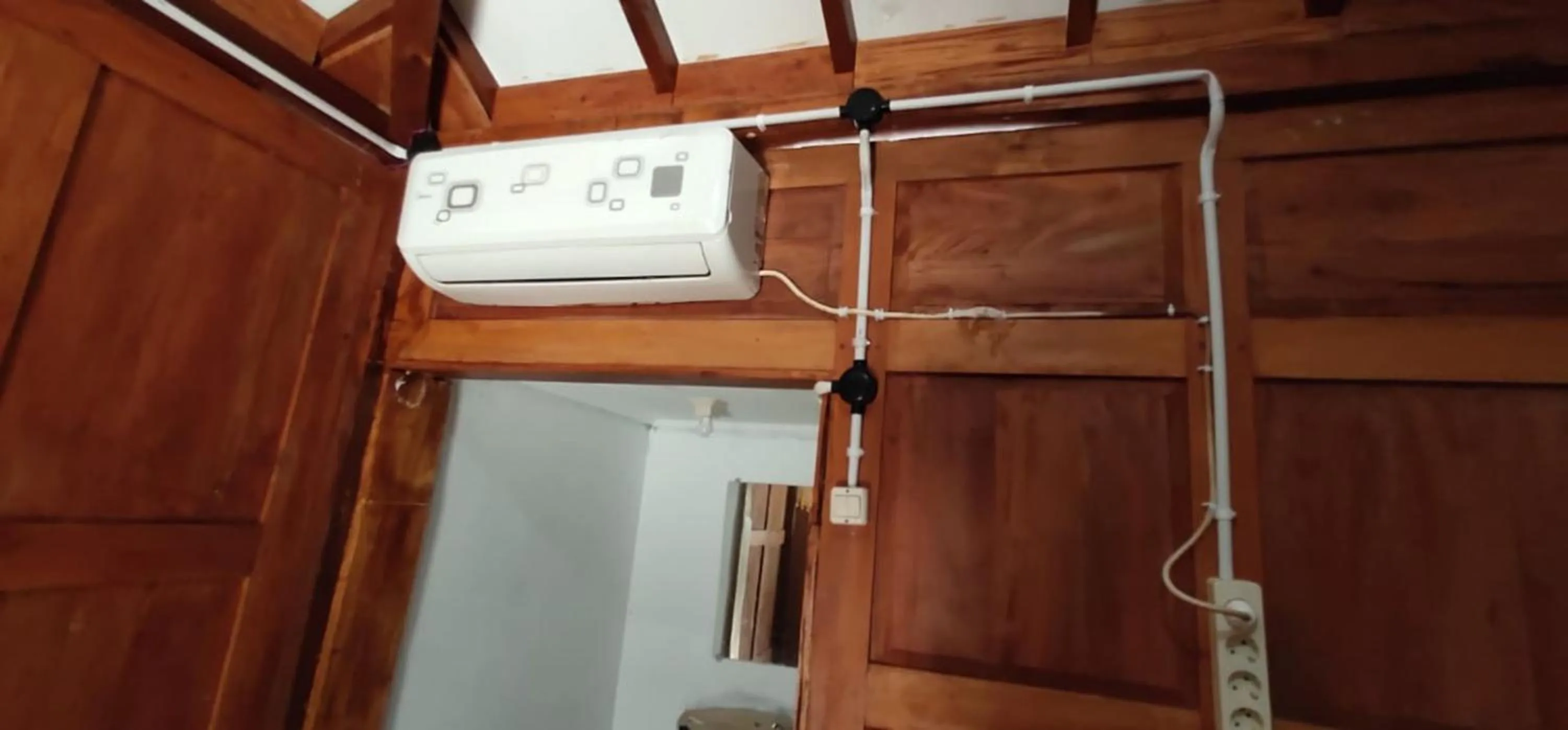 Photo of the whole room in Limasan Mbah Darmo