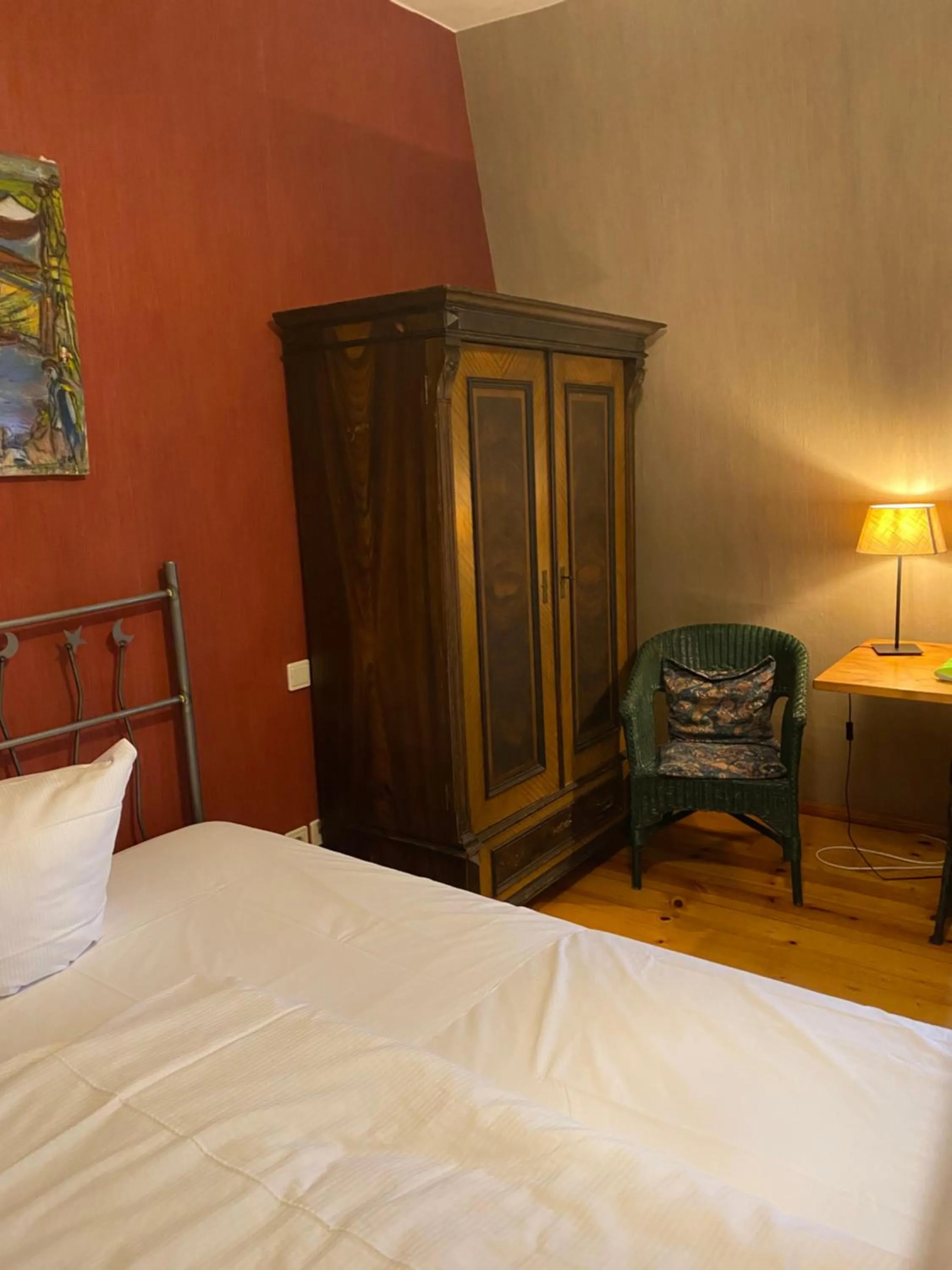 wardrobe, Bed in Hotel Alte Försterei