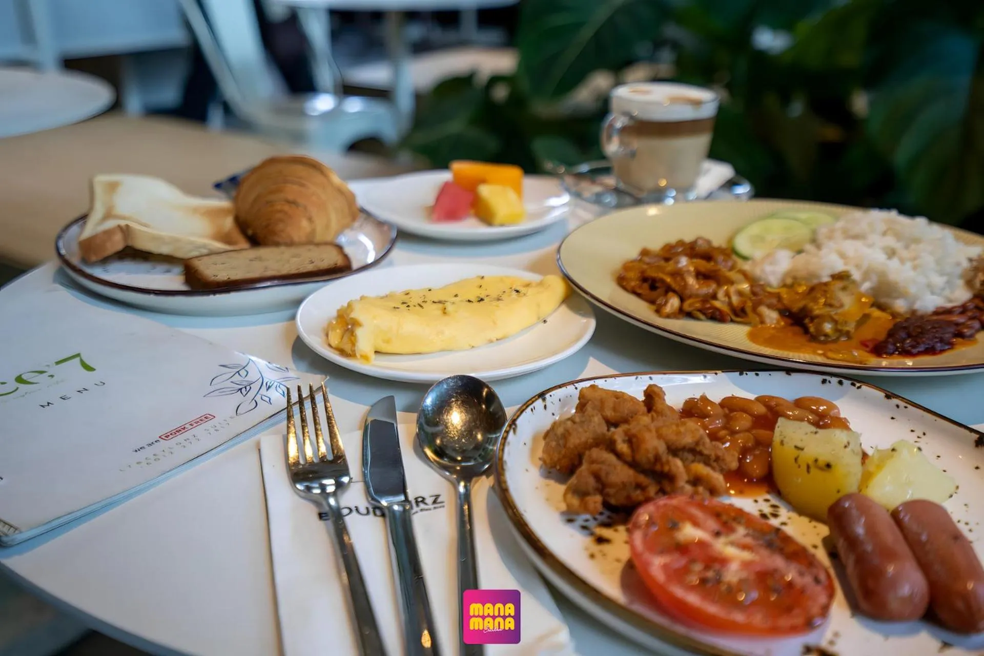 Breakfast in Ceylonz Suites KLCC Rooftop Infinity Pool KL Tower View