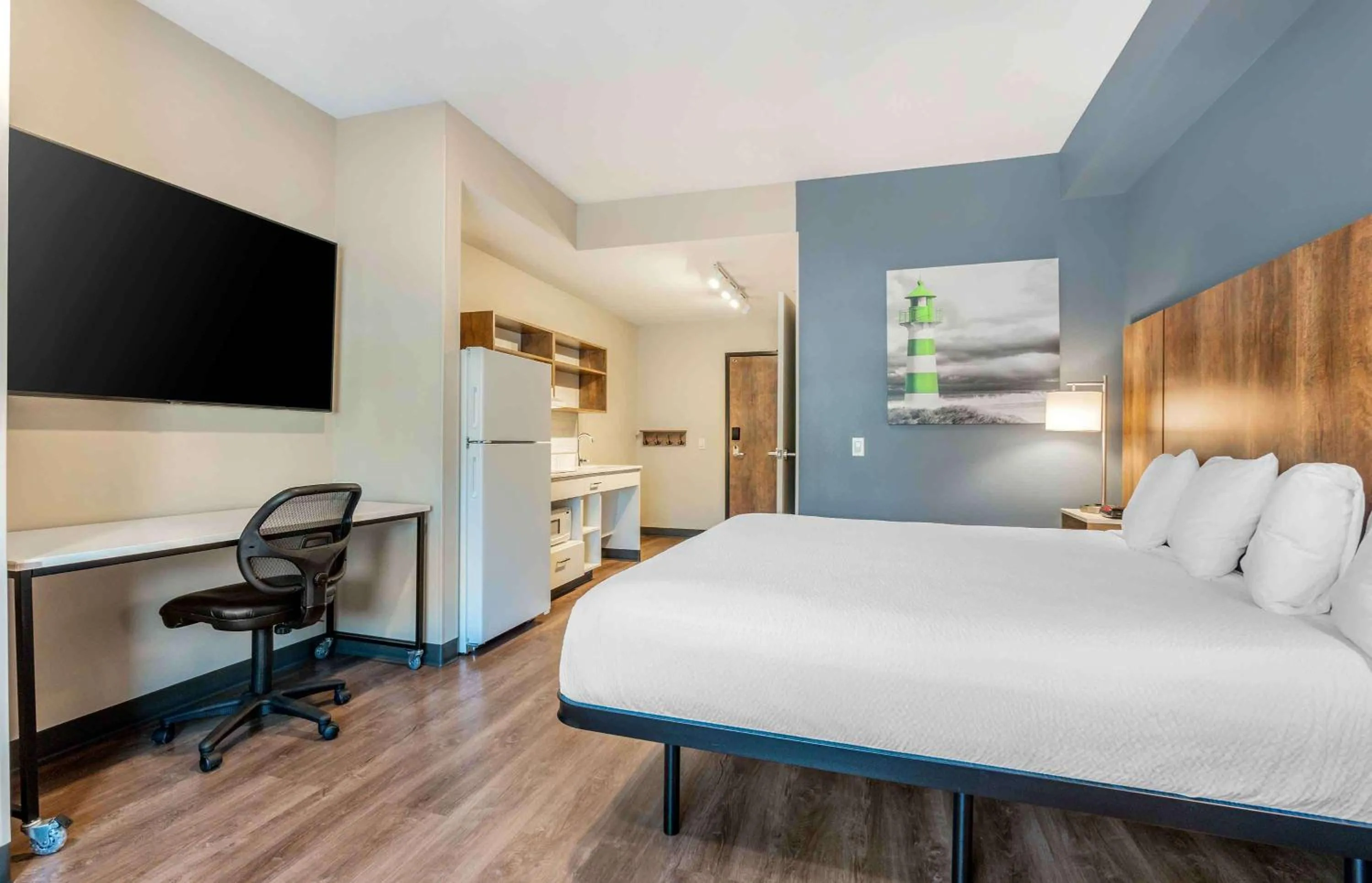 Bedroom, Bed in Extended Stay America Premiere Suites - Ukiah