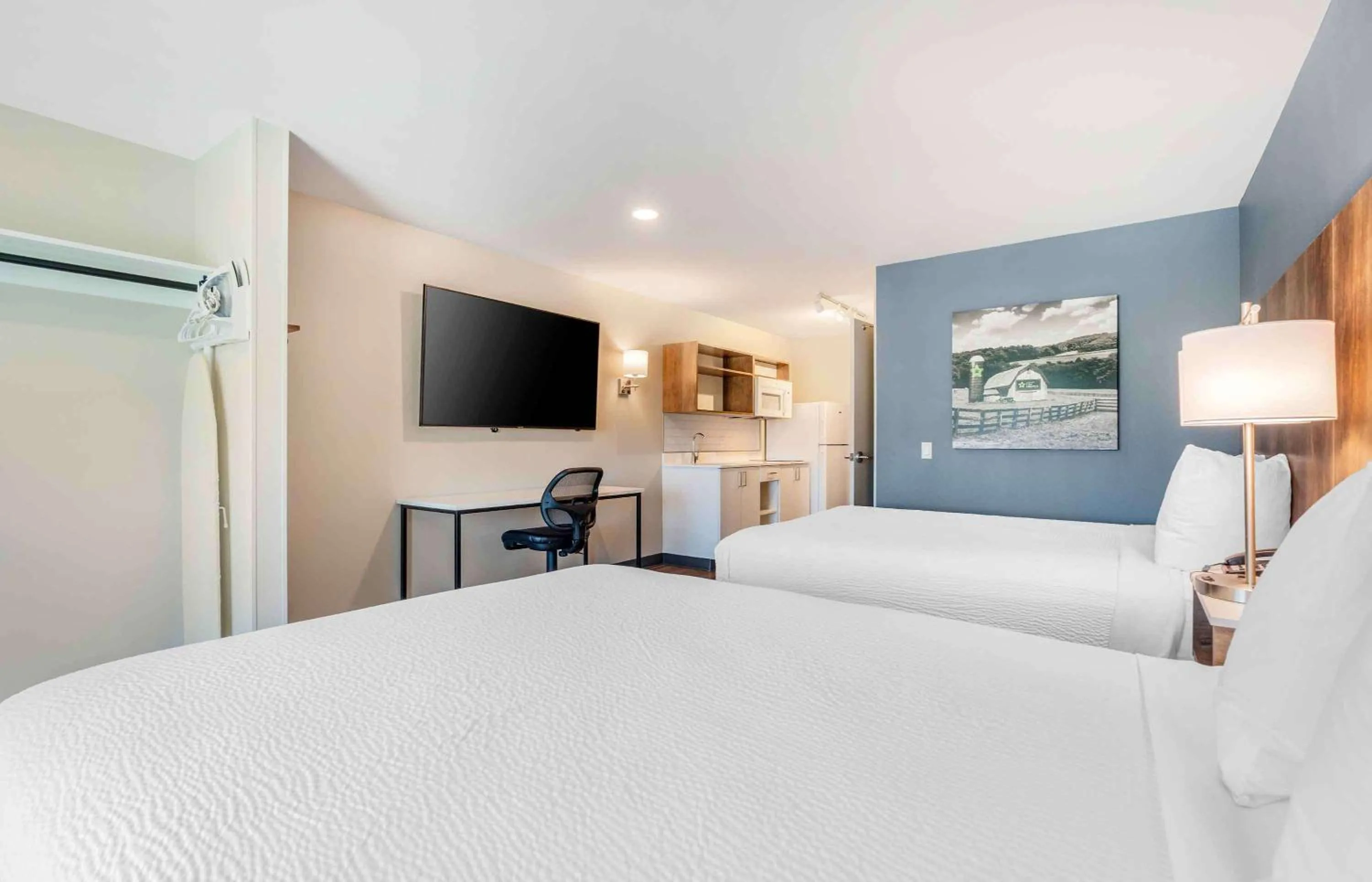 Bedroom, Bed in Extended Stay America Premiere Suites - Ukiah