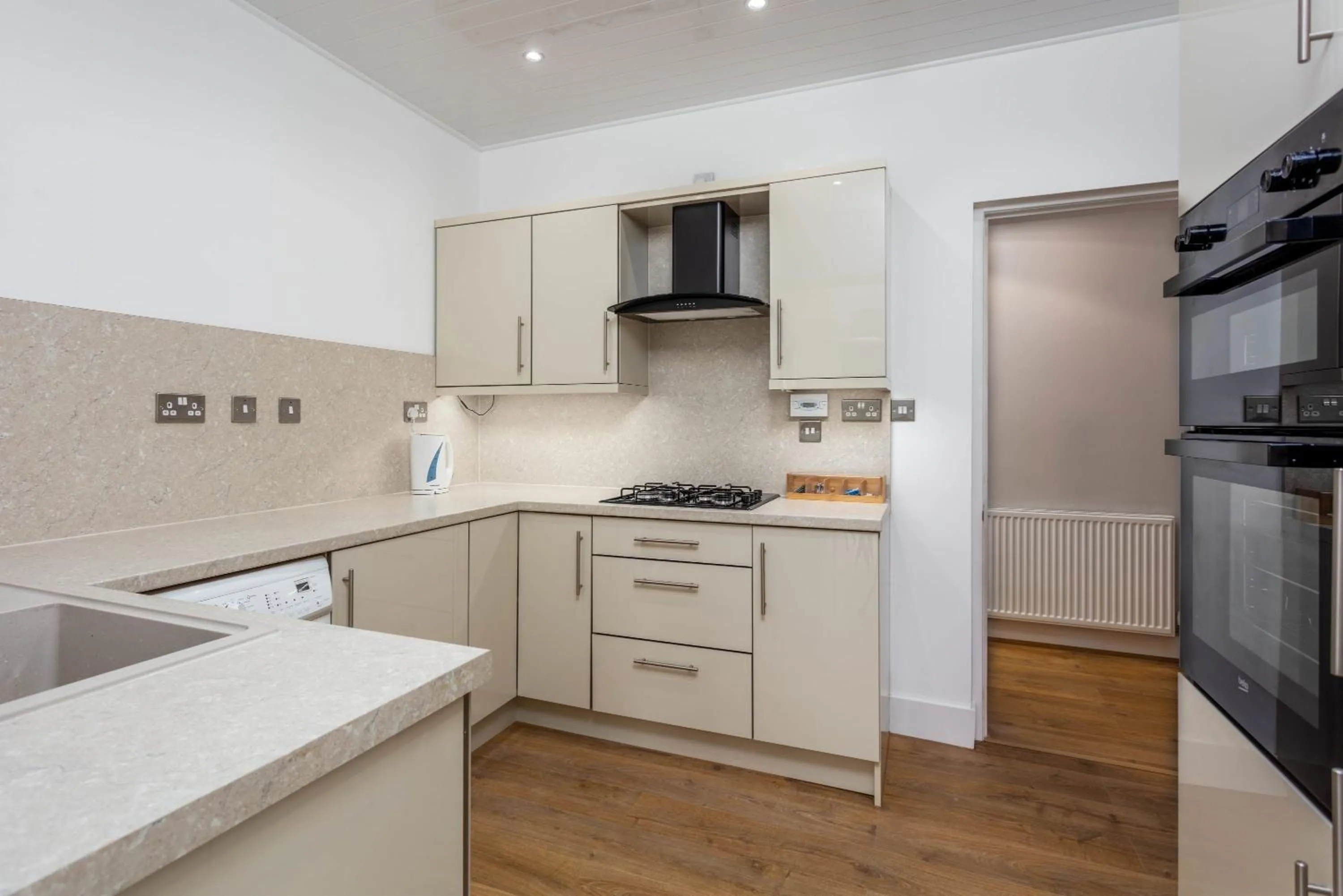 Seafield House - Donnini Apartments