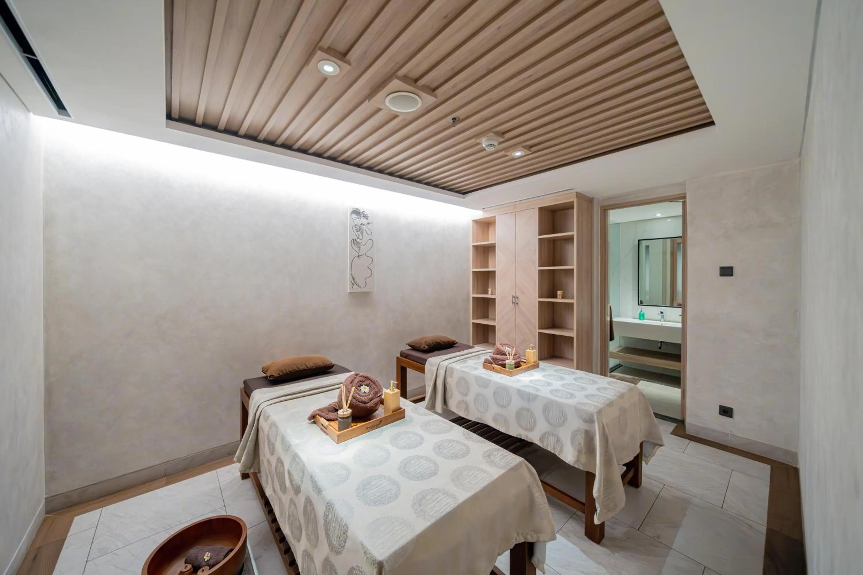 Spa and wellness centre/facilities, Bed in Harris Suites Puri Mansion