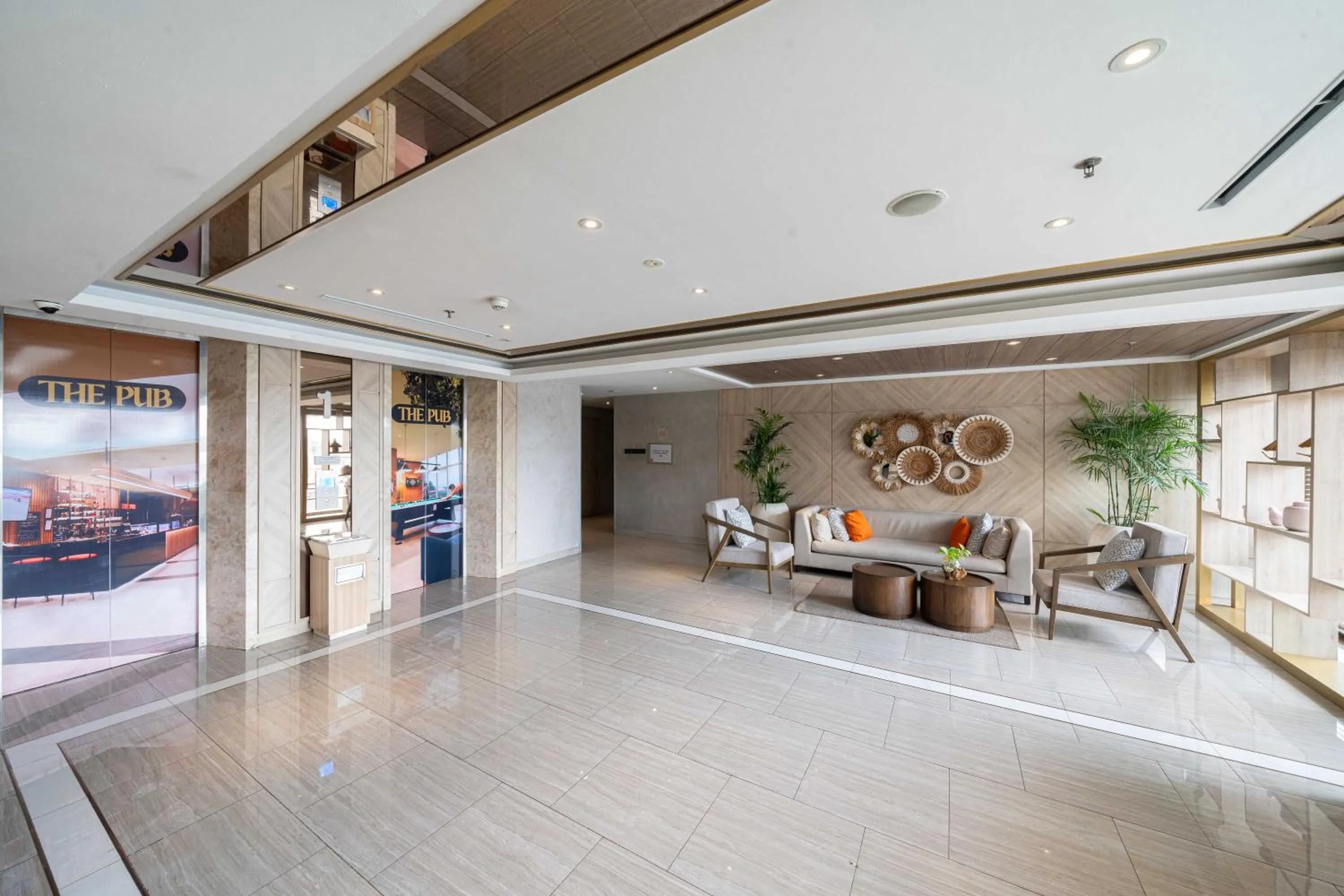 Lobby or reception in Harris Suites Puri Mansion