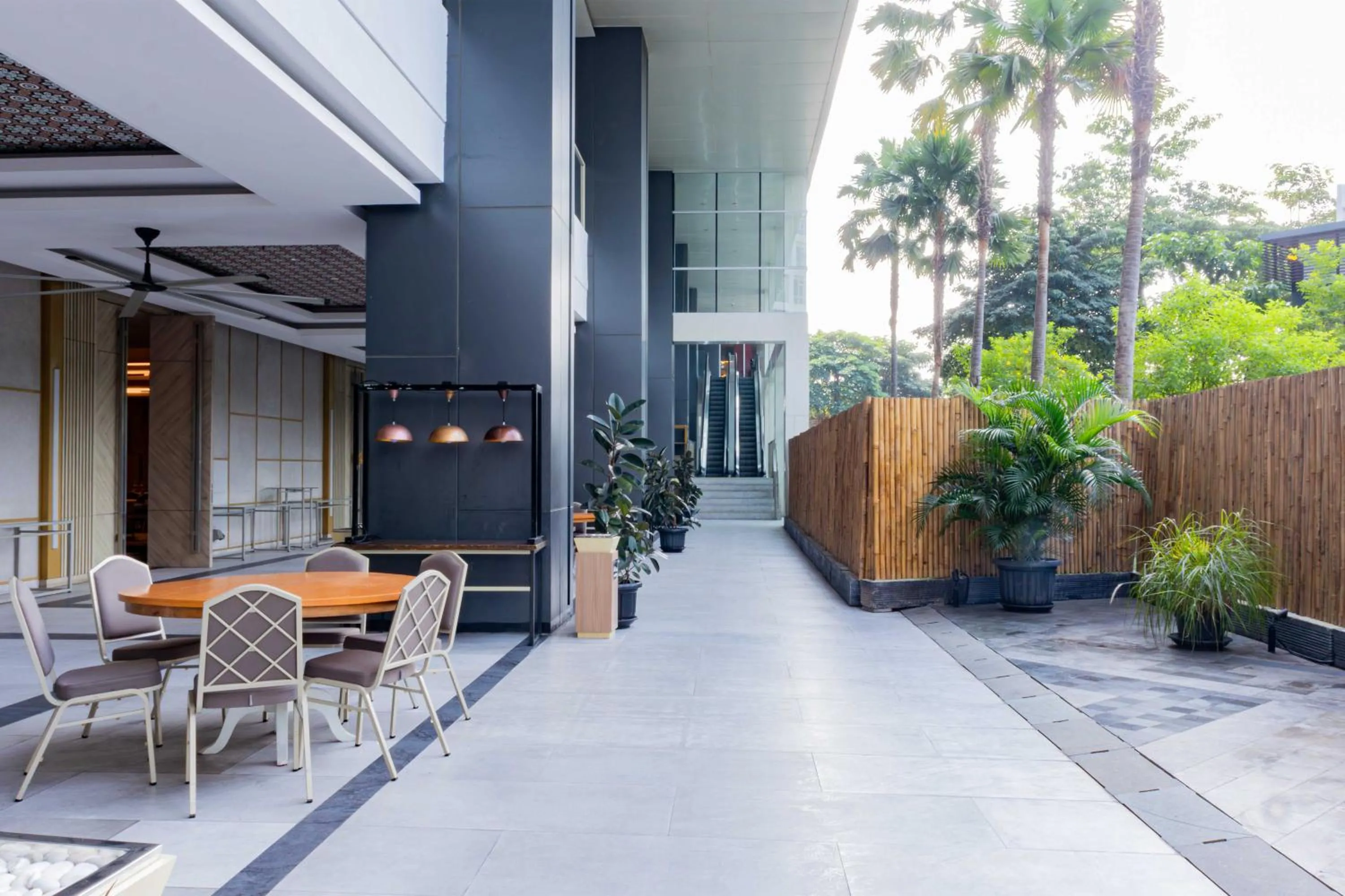 Meeting/conference room in Harris Suites Puri Mansion