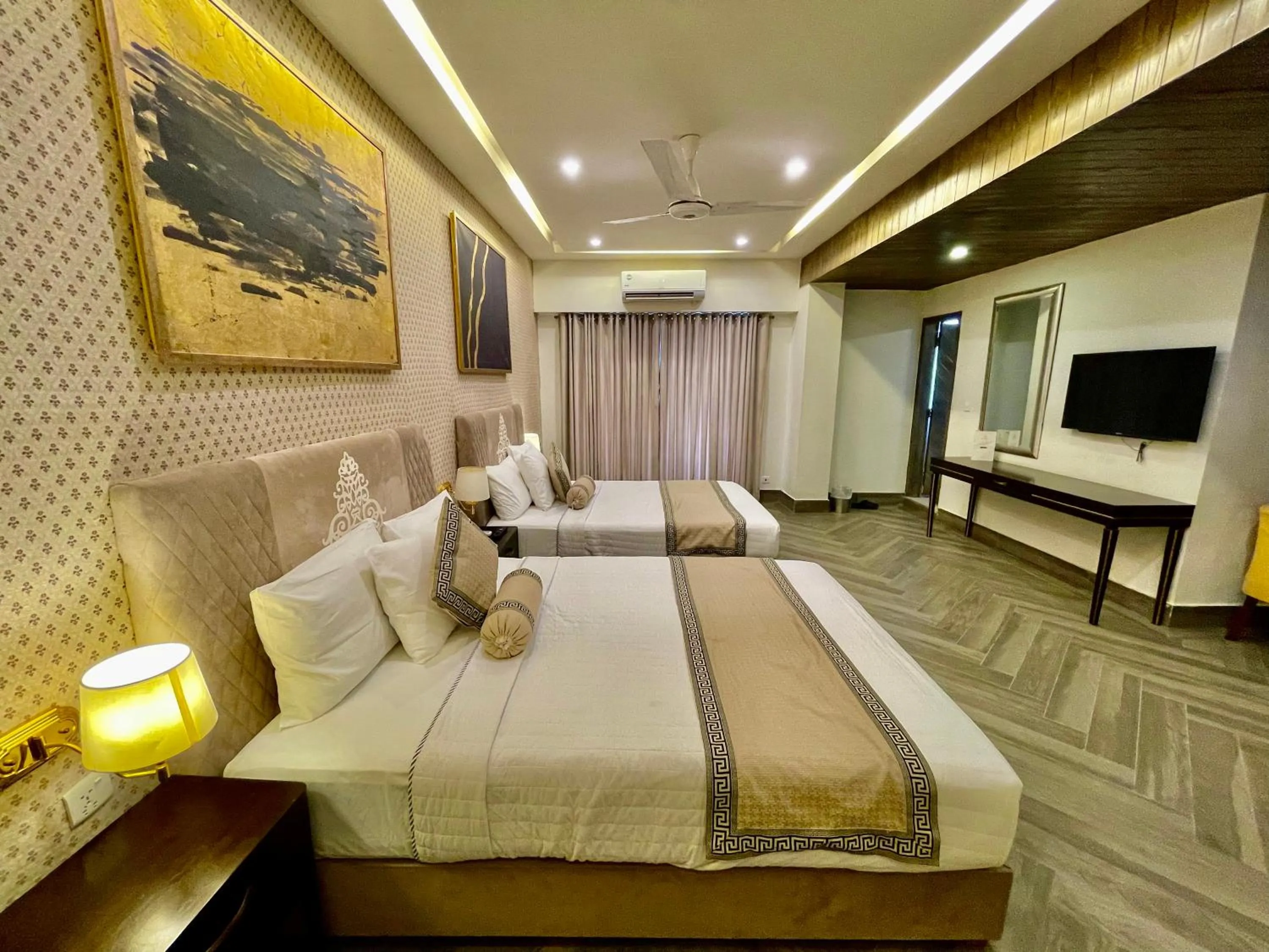 Bed in Shelton's Ambassador