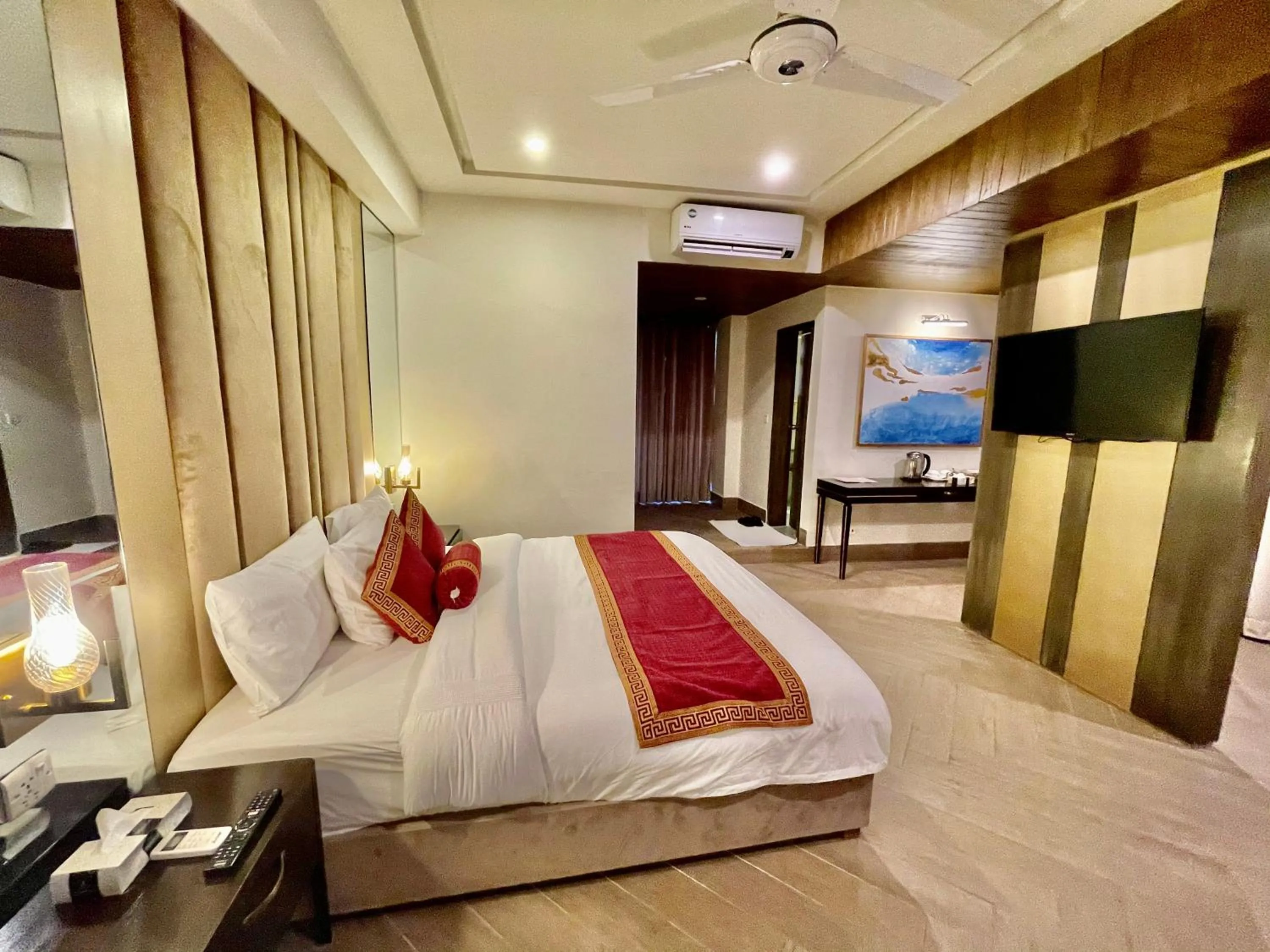 Bed in Shelton's Ambassador