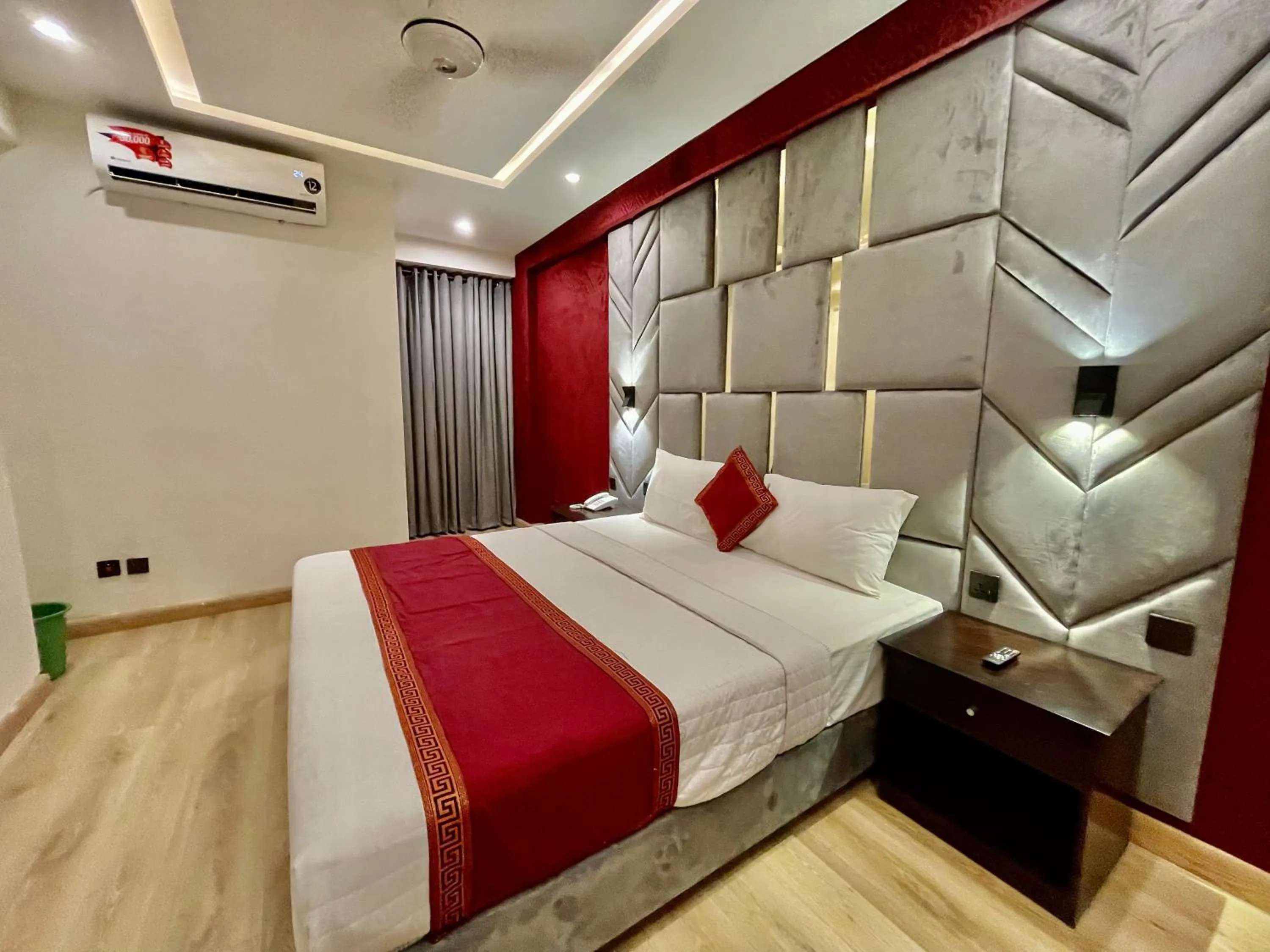 Bed in Shelton's Ambassador