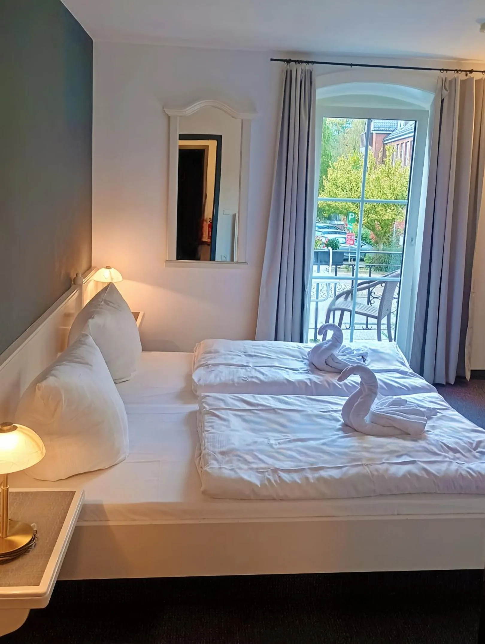 Photo of the whole room, Bed in Excellent Hotel Hamburg