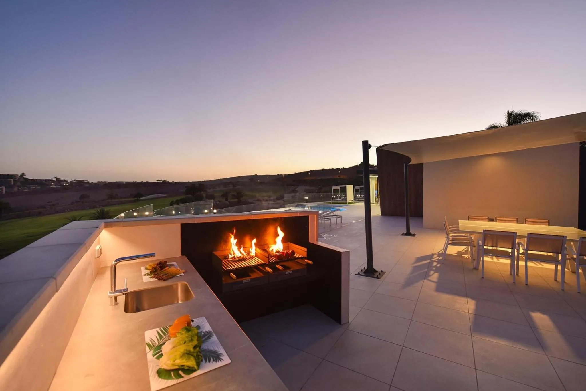 BBQ facilities in Salobre Sunset Villa V&L Salobre by VillaGranCanaria