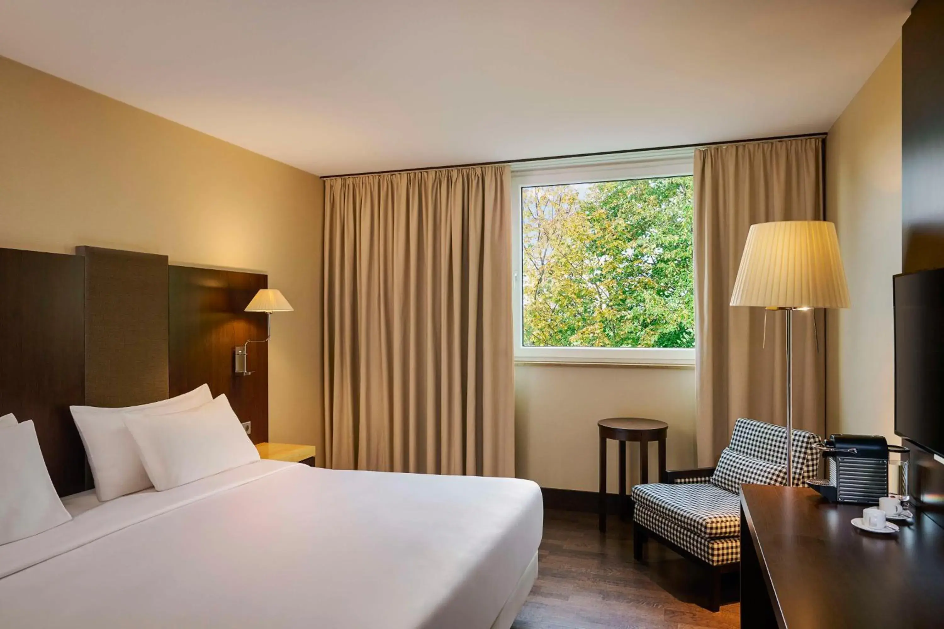 Bedroom, Bed in NH Stuttgart Airport Bedroom, Bed in NH Stuttgart Airport