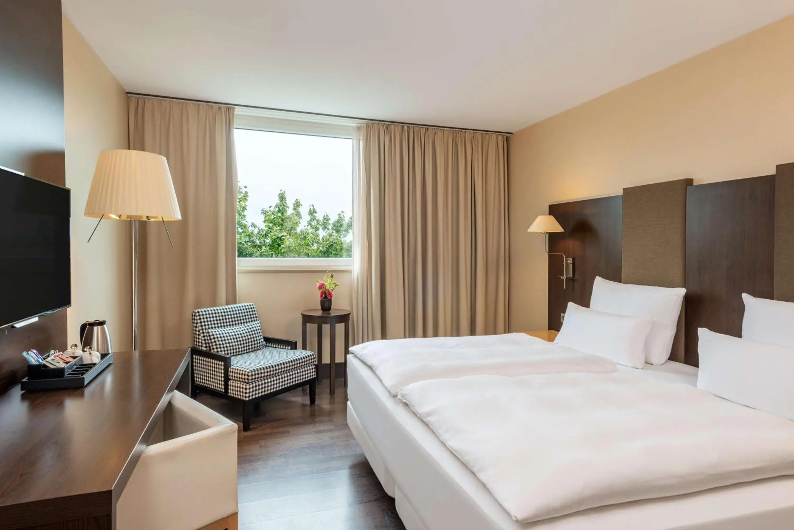 Photo of the whole room, Bed in NH Stuttgart Airport Photo of the whole room, Bed in NH Stuttgart Airport
